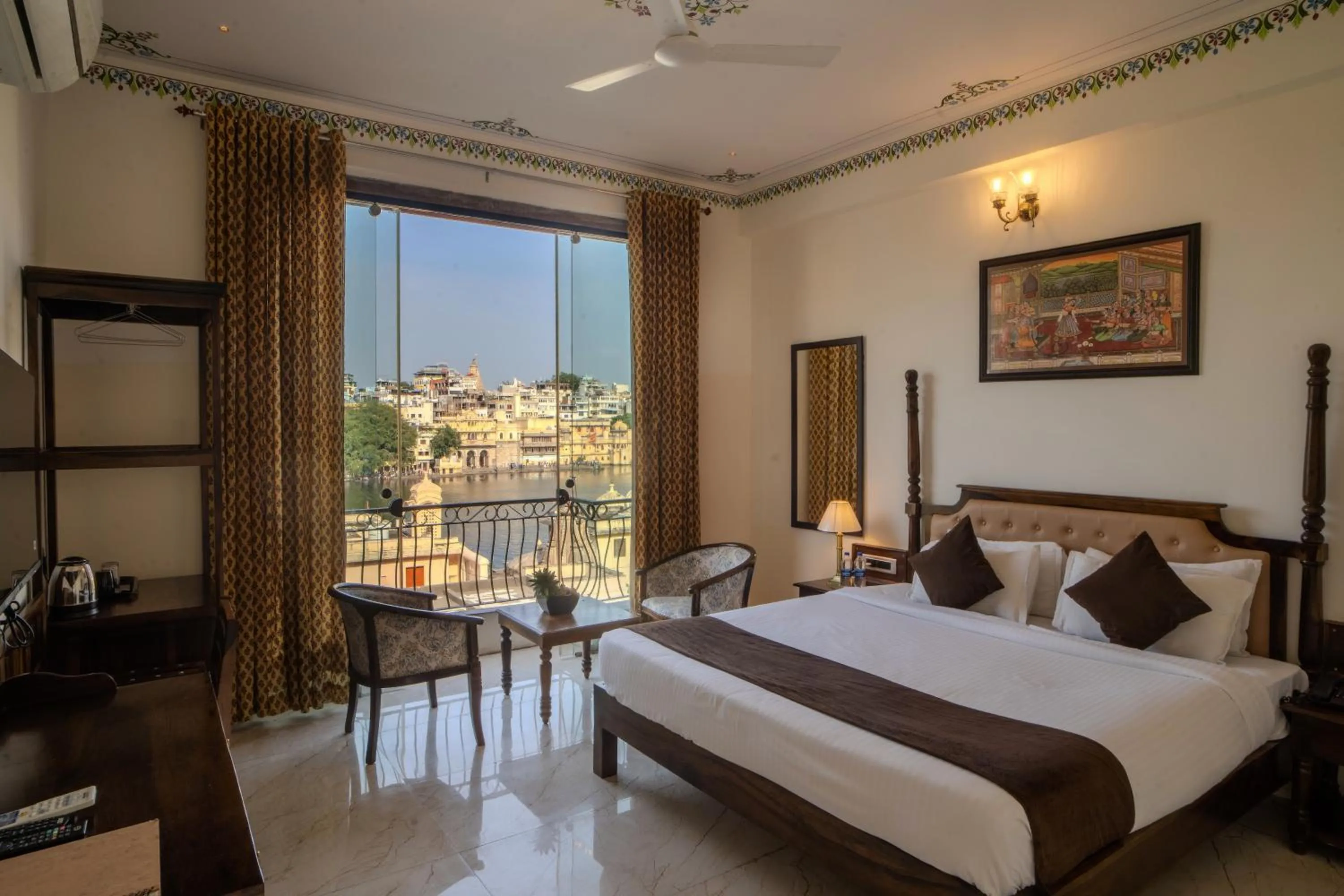 Bedroom, Bed in DERA PICHOLA- A Lake Facing Boutique Hotel