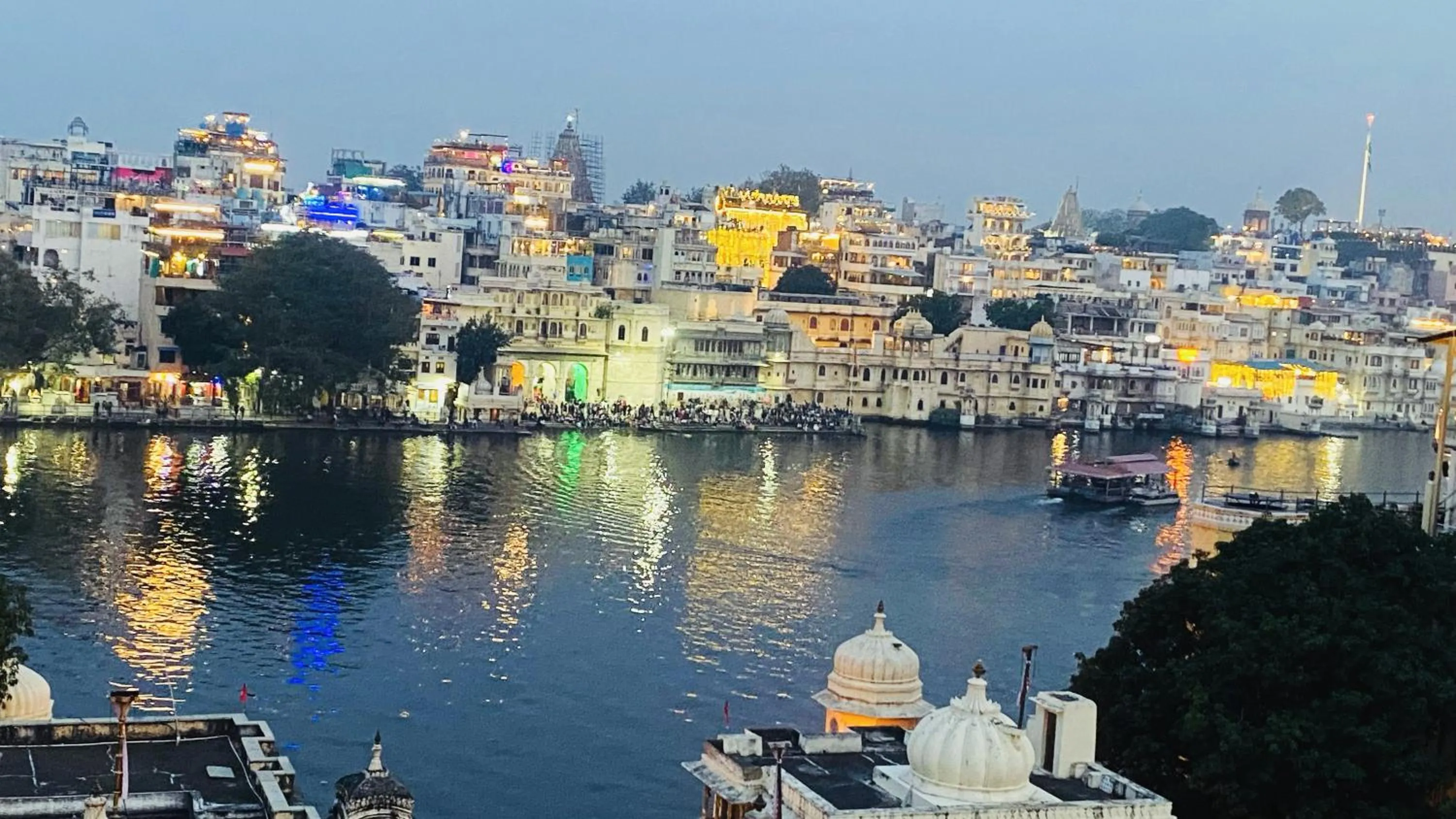 Restaurant/places to eat in DERA PICHOLA- A Lake Facing Boutique Hotel