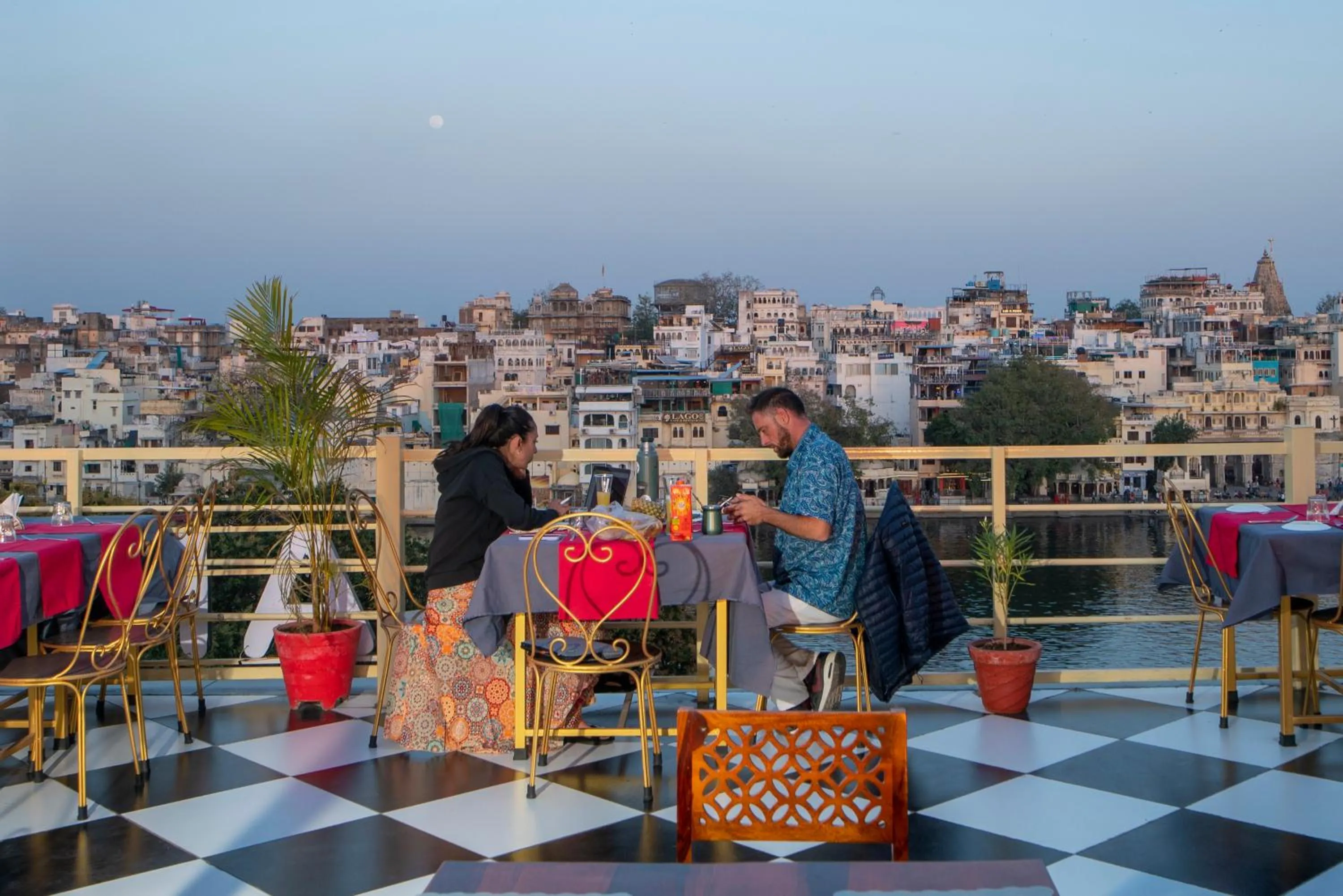 Restaurant/places to eat in DERA PICHOLA- A Lake Facing Boutique Hotel