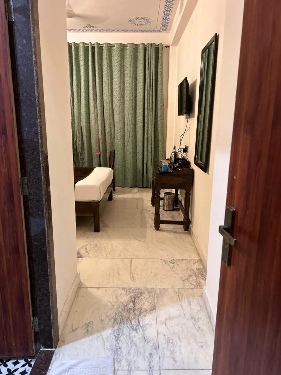 Bedroom in DERA PICHOLA- A Lake Facing Boutique Hotel