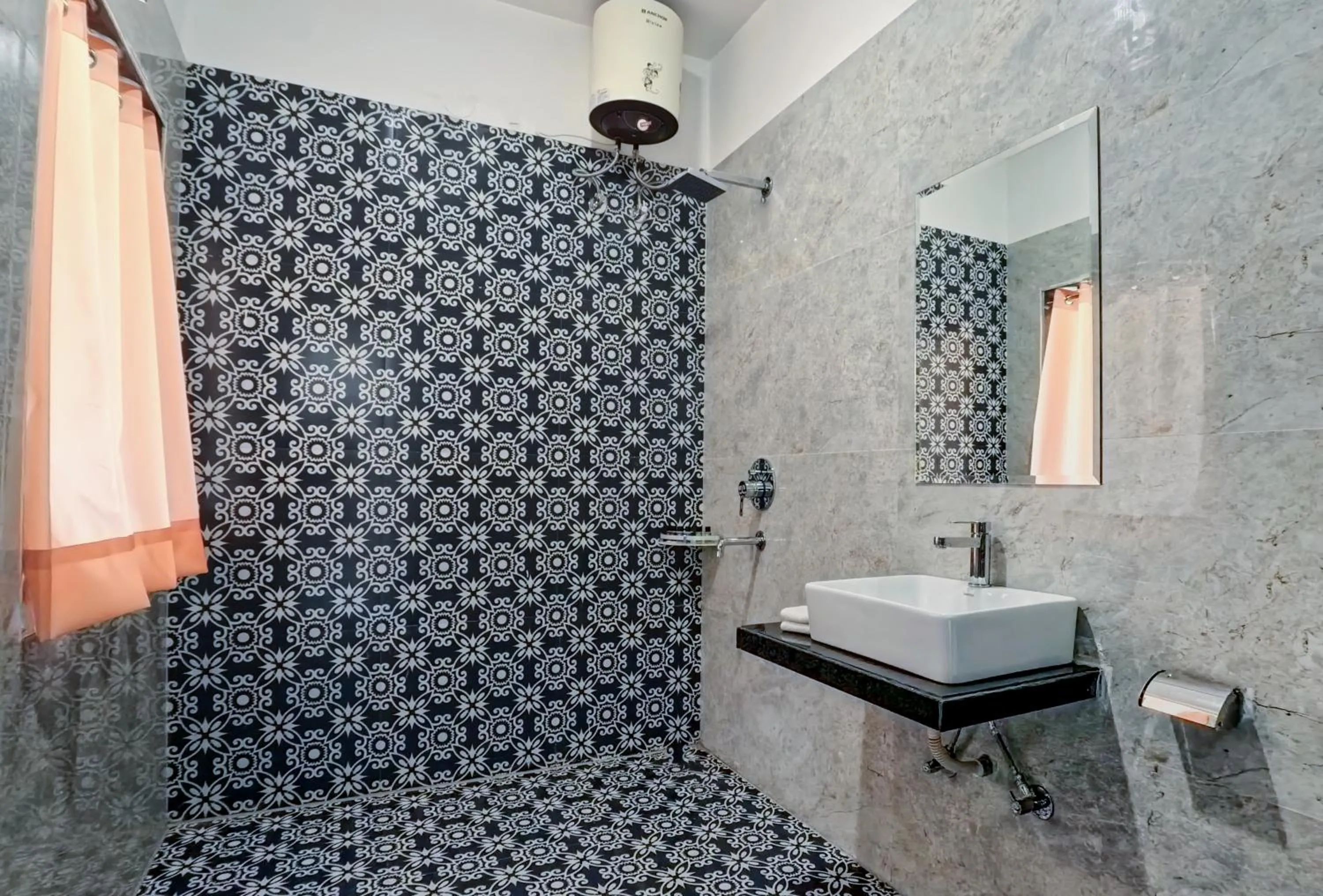 Bathroom in DERA PICHOLA- A Lake Facing Boutique Hotel
