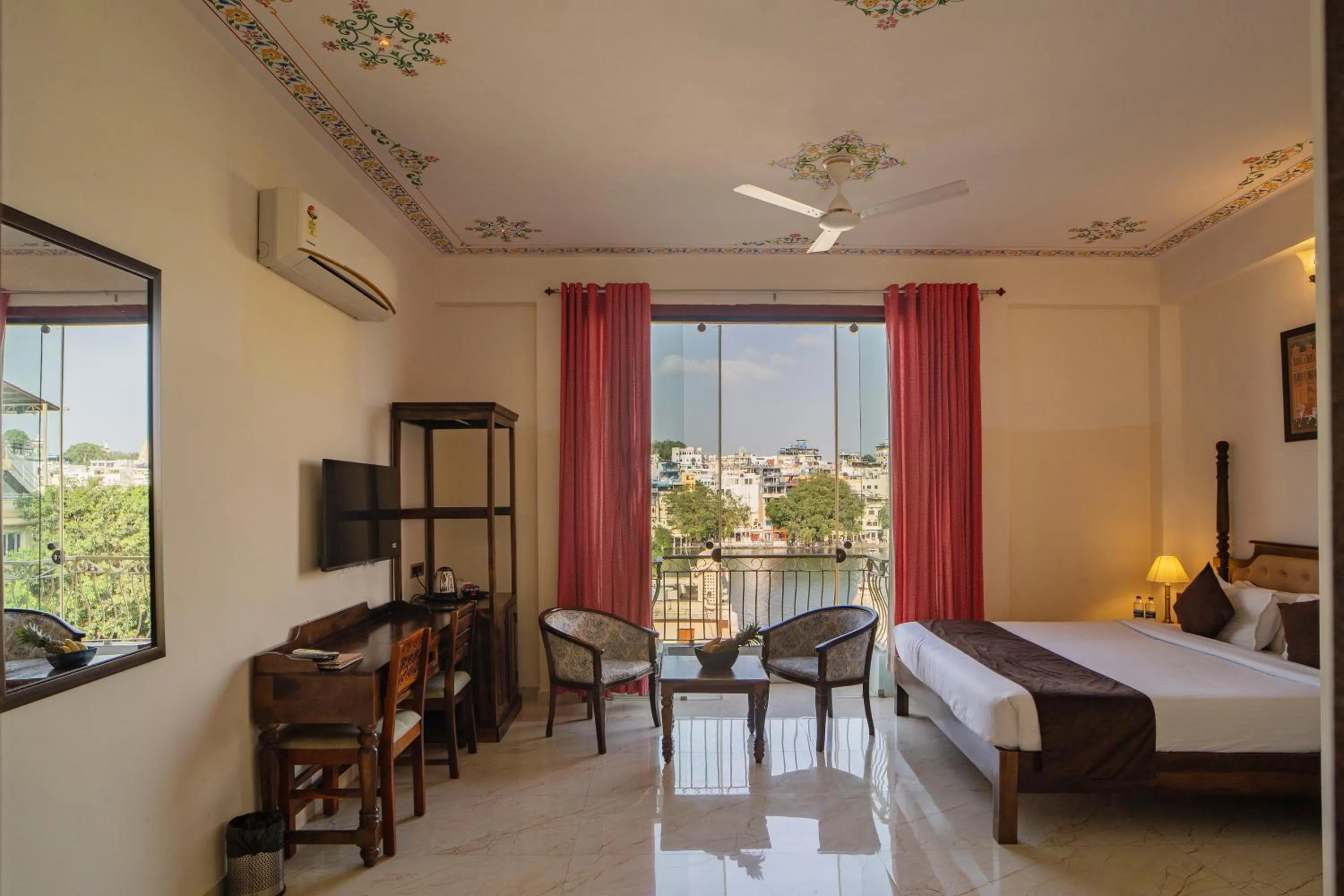 Bedroom, Bed in DERA PICHOLA- A Lake Facing Boutique Hotel
