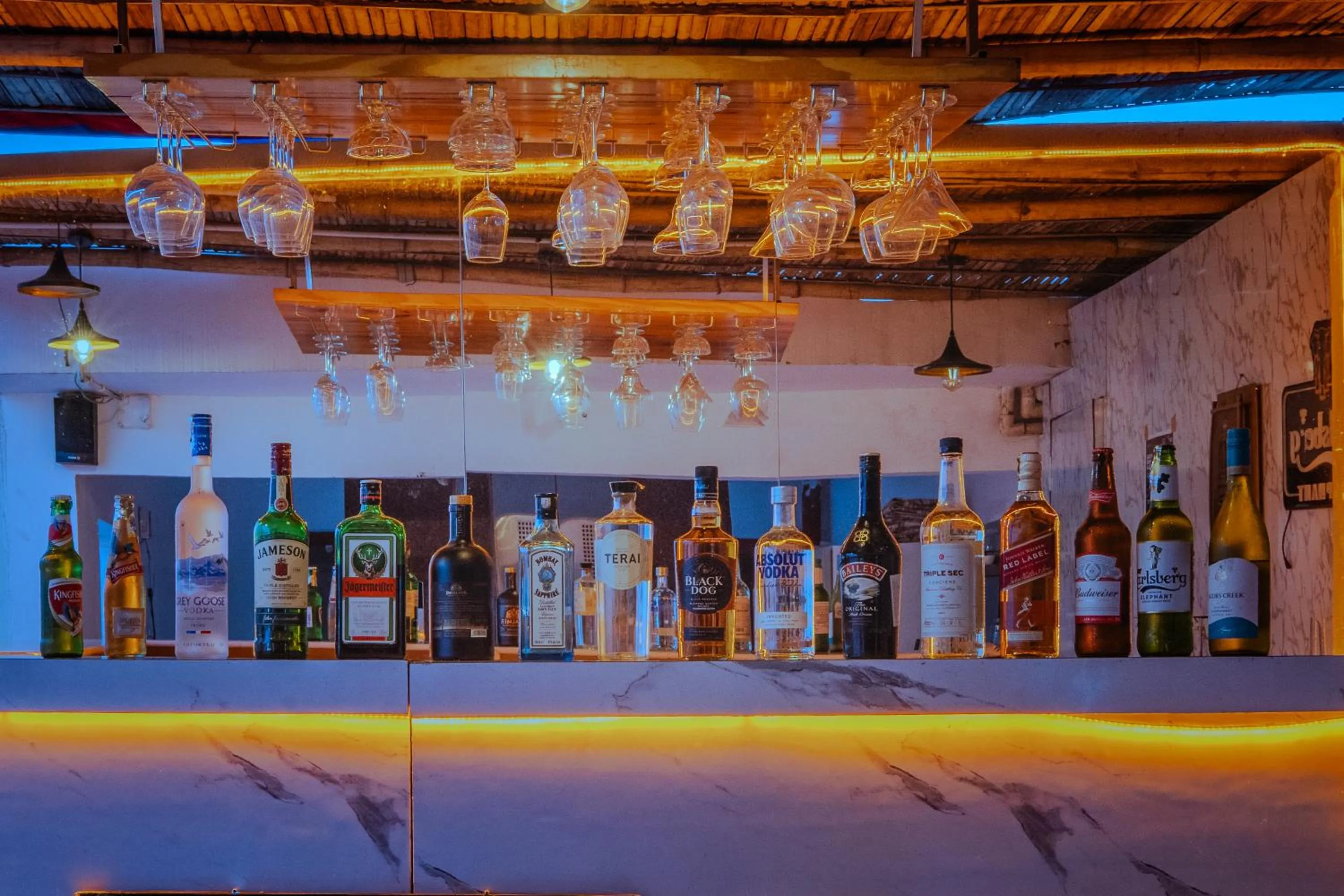 Lounge or bar in DERA PICHOLA- A Lake Facing Boutique Hotel