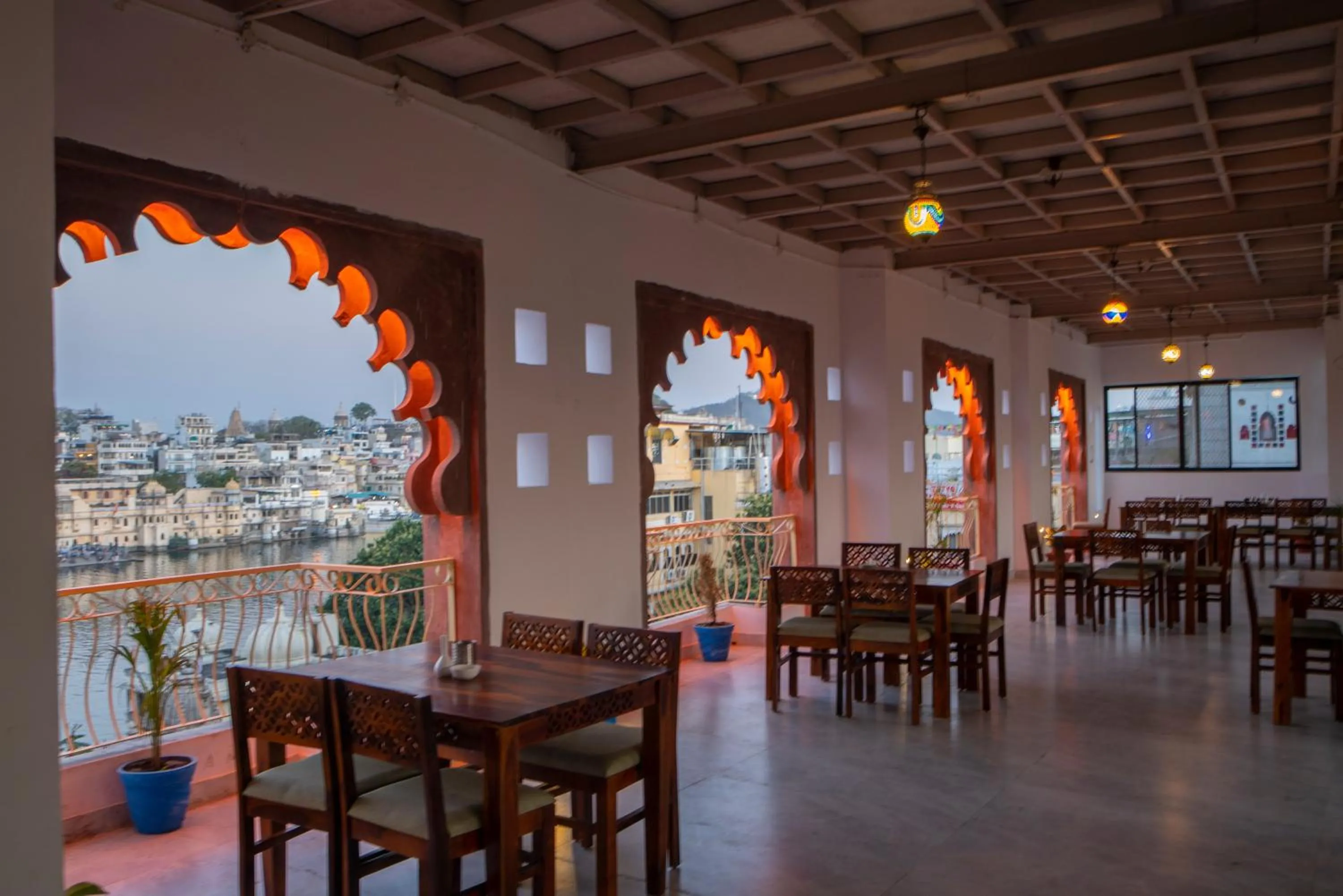 Restaurant/places to eat in DERA PICHOLA- A Lake Facing Boutique Hotel