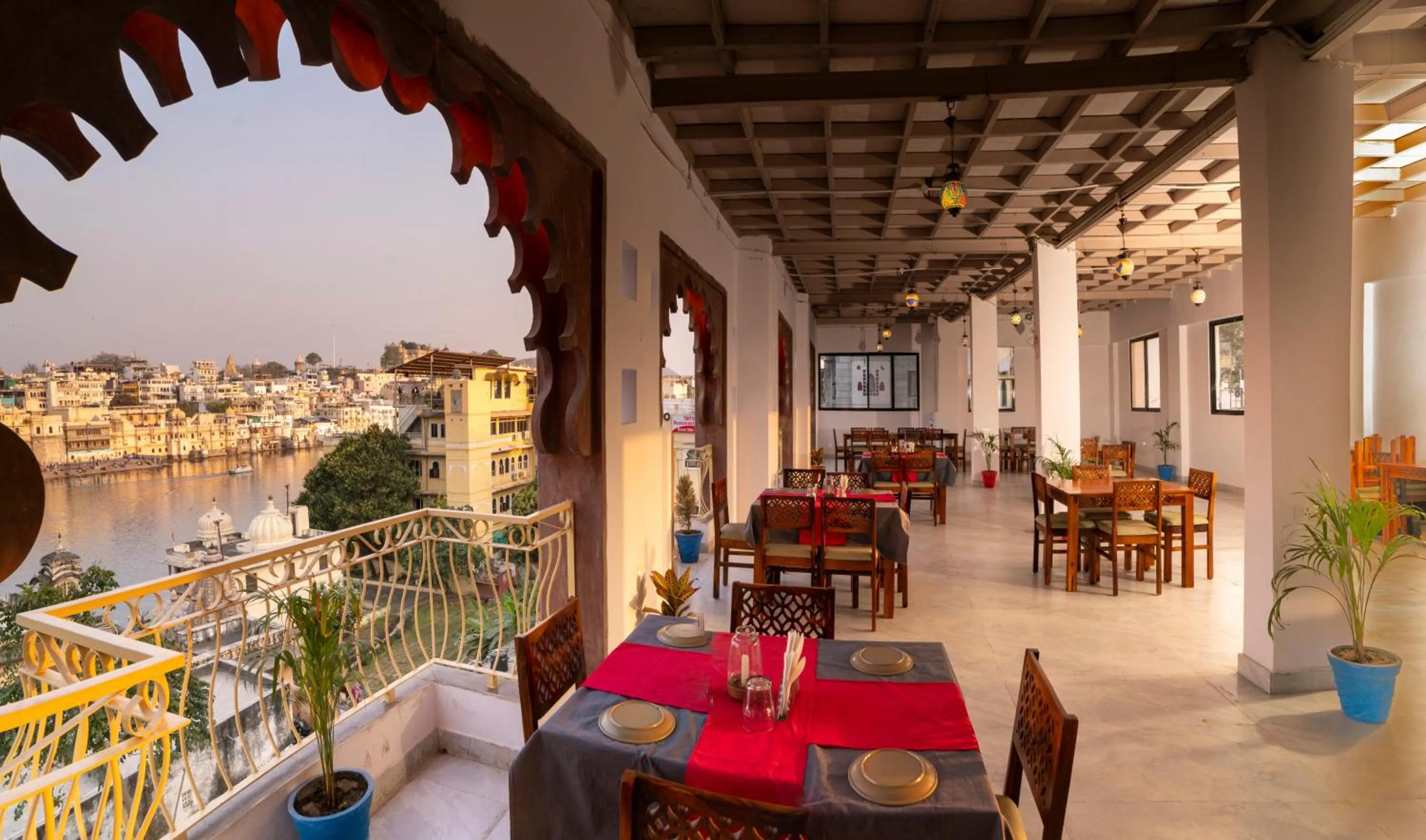 Restaurant/places to eat in DERA PICHOLA- A Lake Facing Boutique Hotel