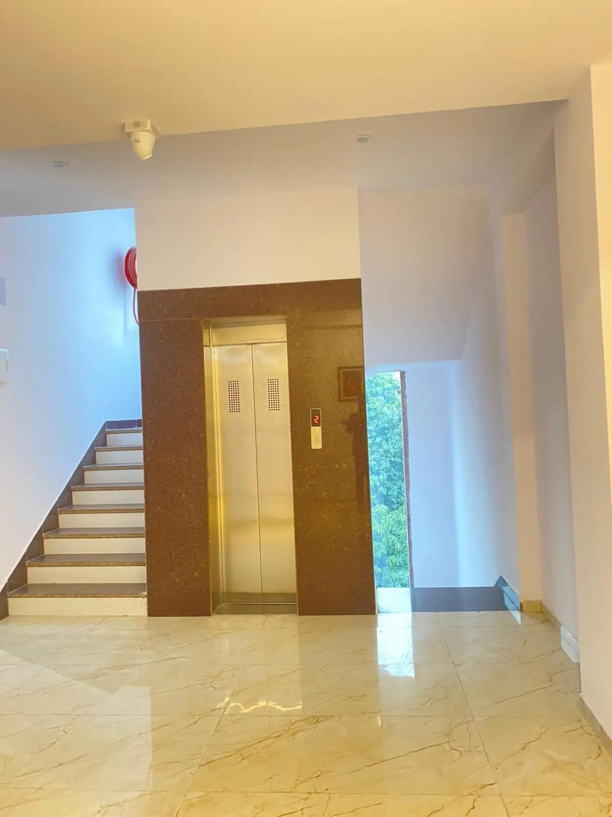 elevator in DERA PICHOLA- A Lake Facing Boutique Hotel