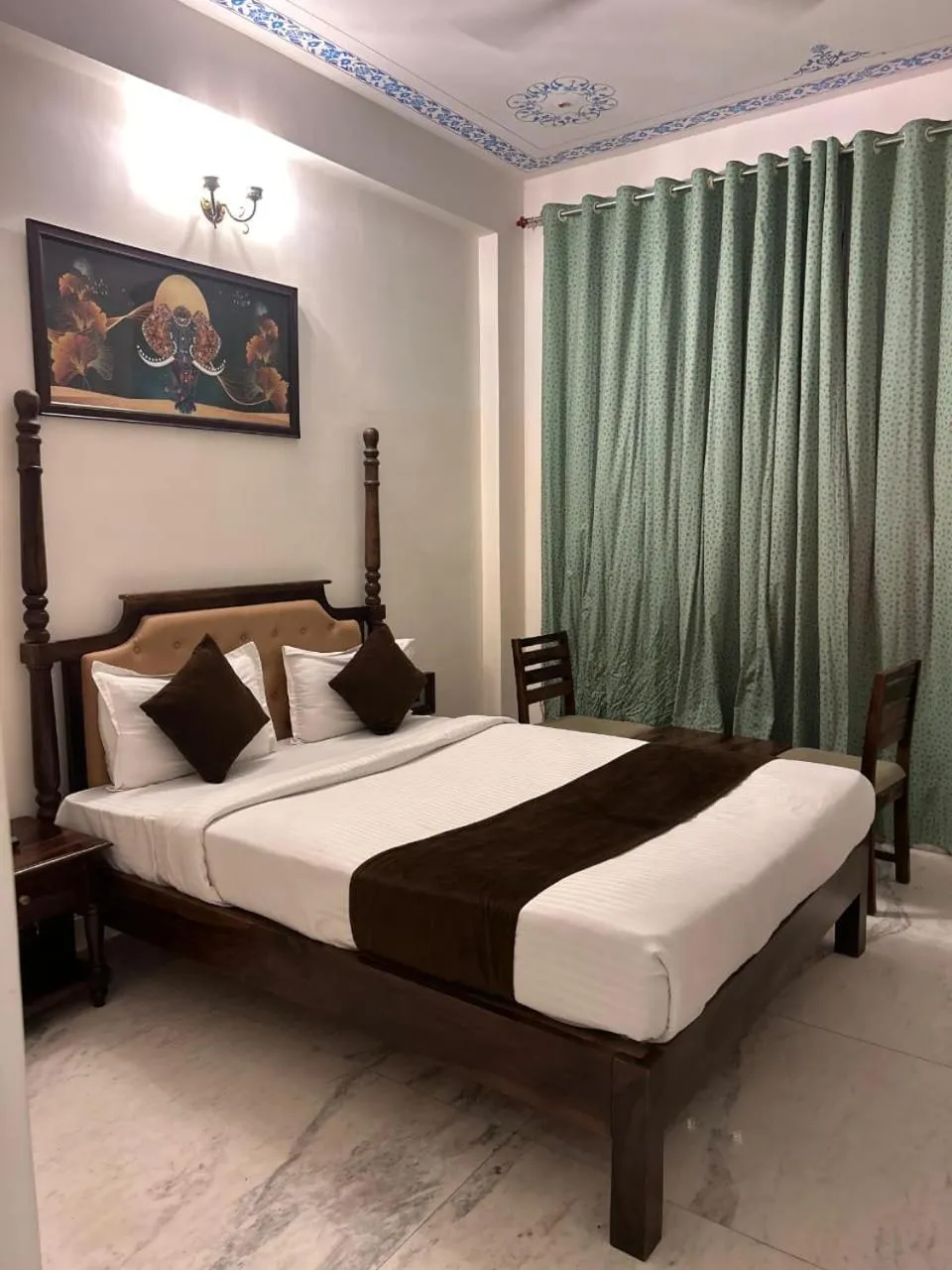 Bedroom, Bed in DERA PICHOLA- A Lake Facing Boutique Hotel