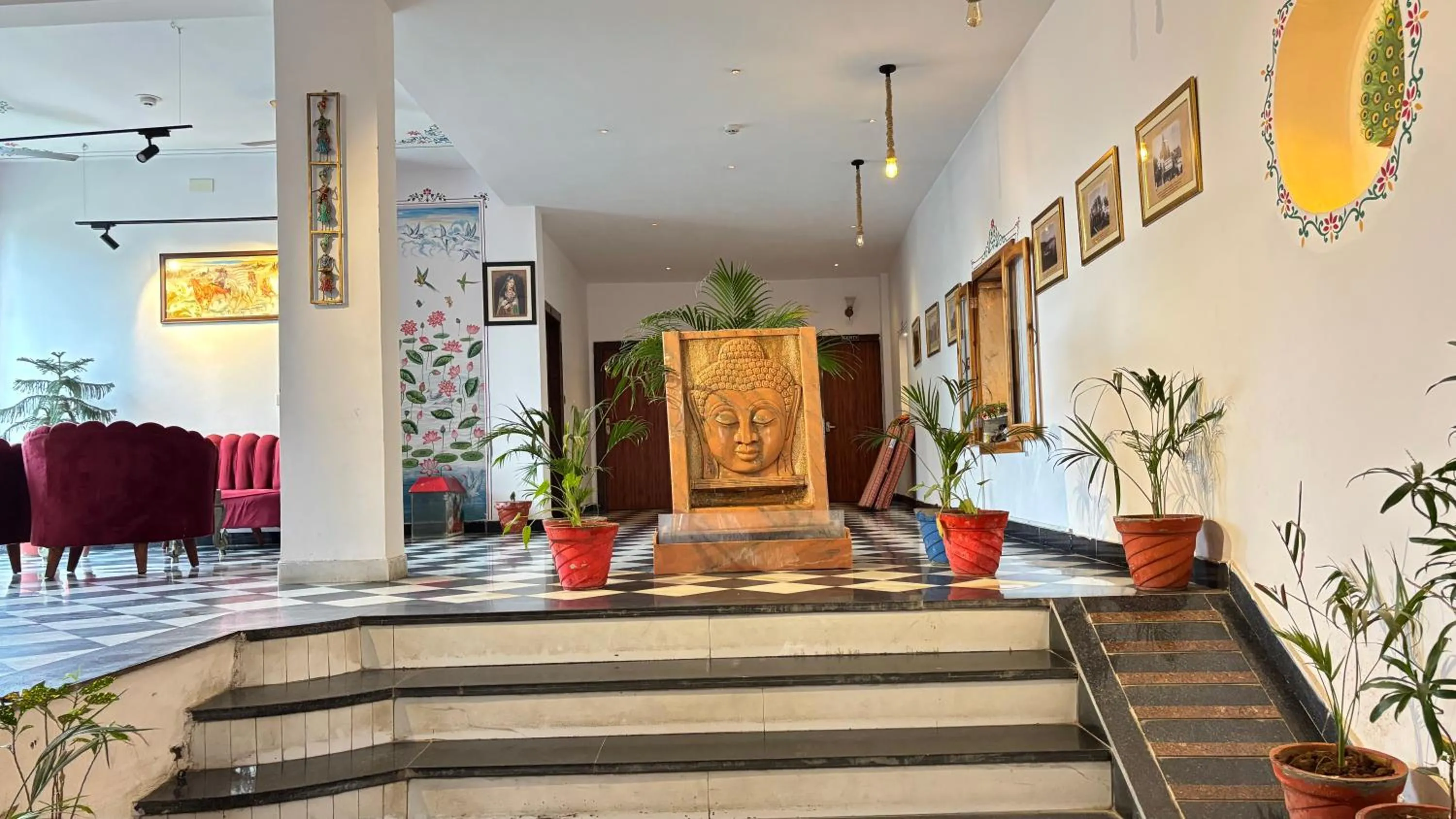 Lobby or reception in DERA PICHOLA- A Lake Facing Boutique Hotel