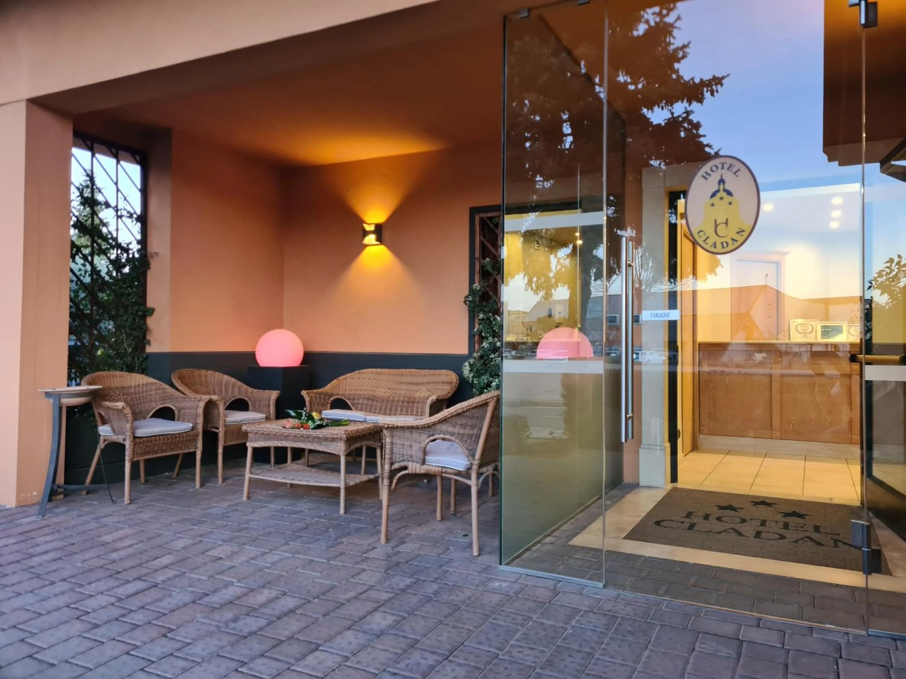 Facade/entrance in Hotel Cladan