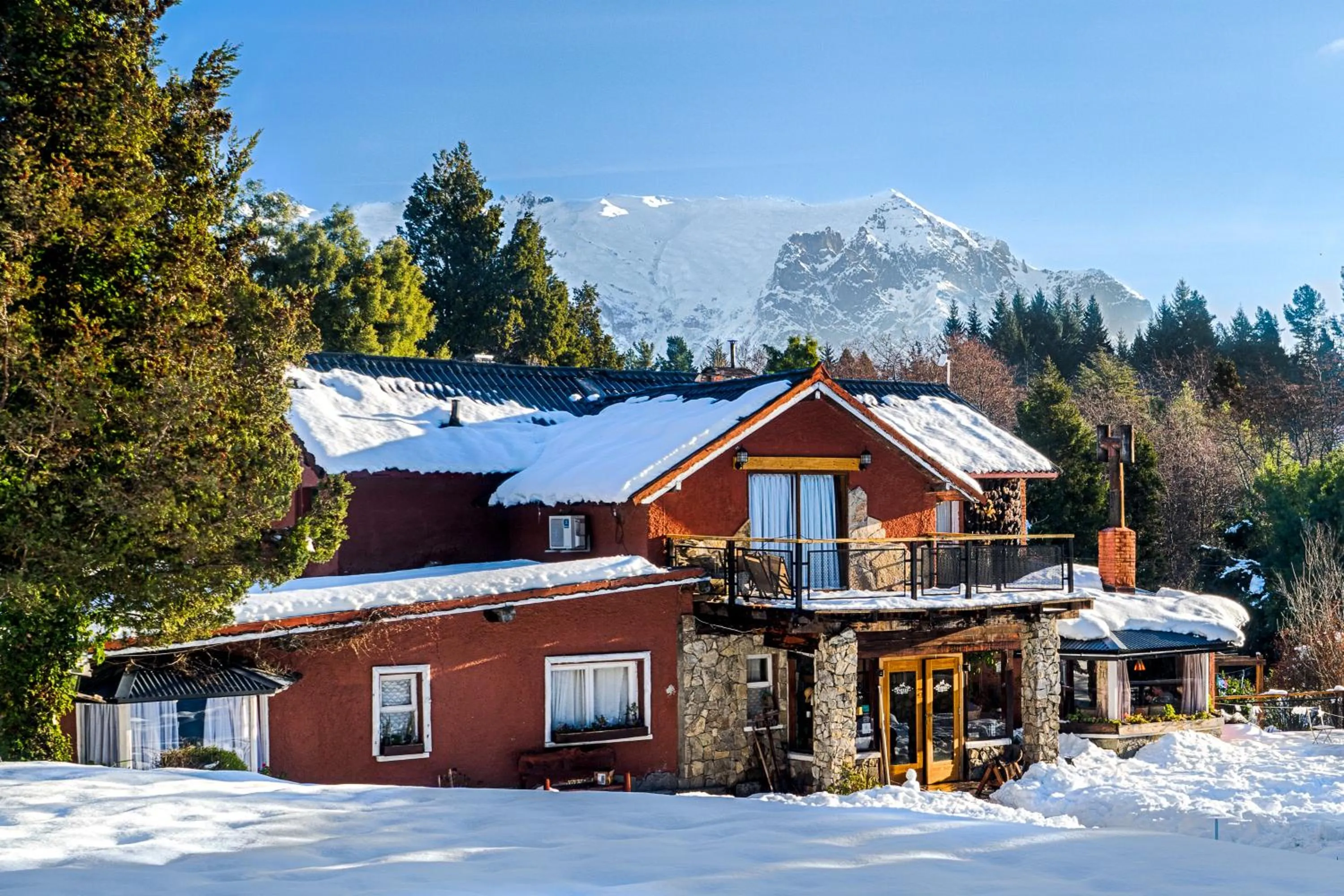 Property building in Equs Posada de Campo