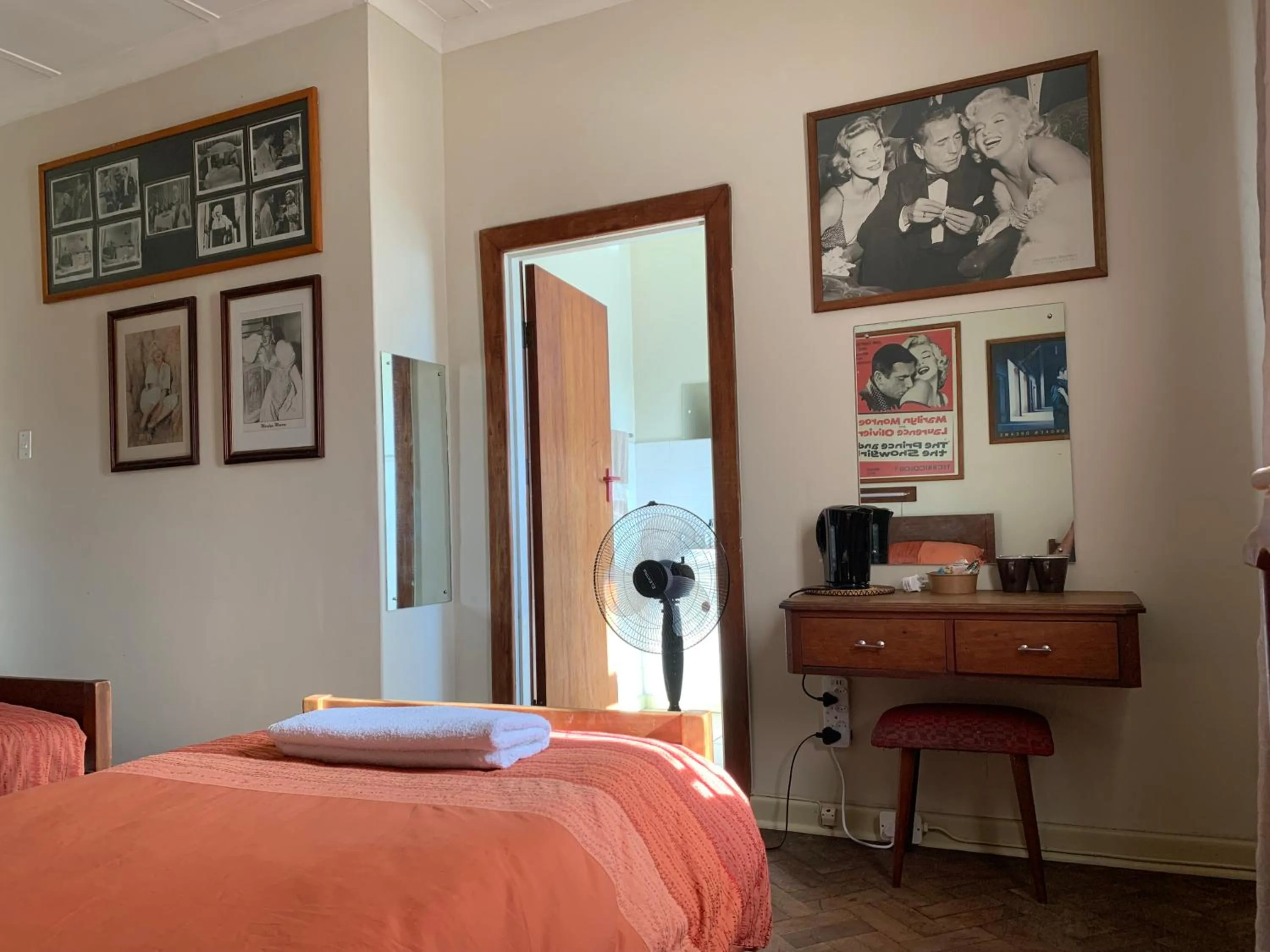 Bedroom, Bed in Hotel De Rust