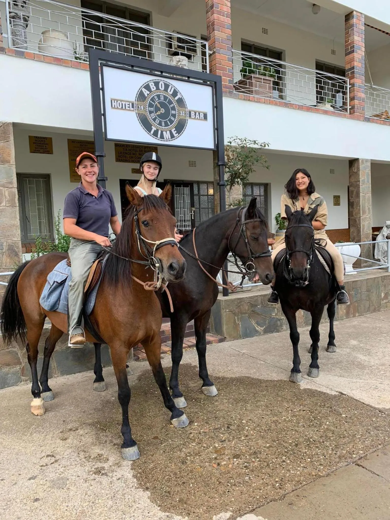 Horse-riding in Hotel De Rust