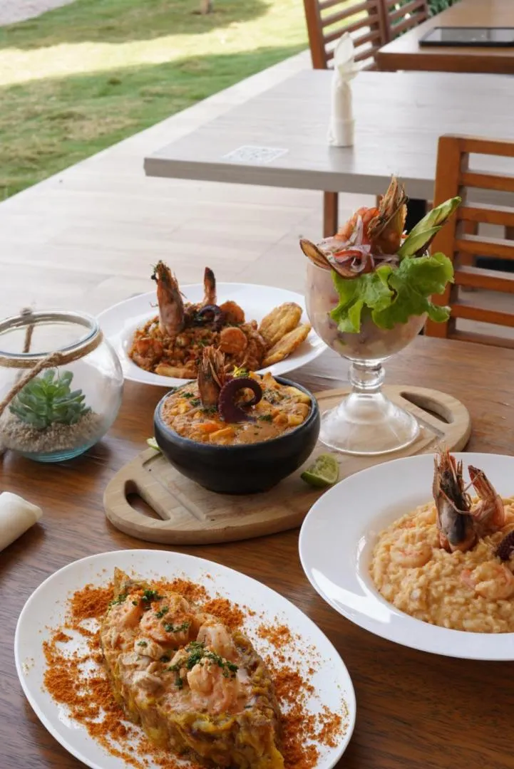 Food and drinks in Hotel Presidente Beach Playas