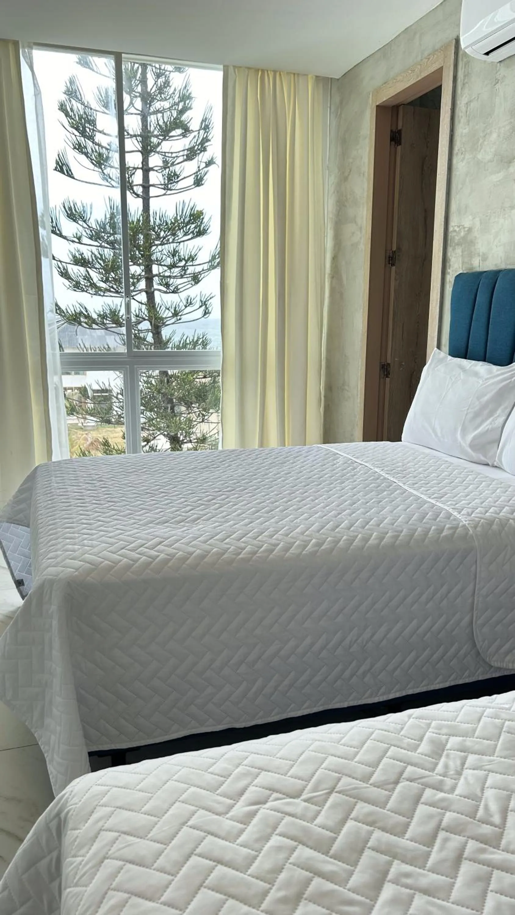 Bed in Hotel Presidente Beach Playas