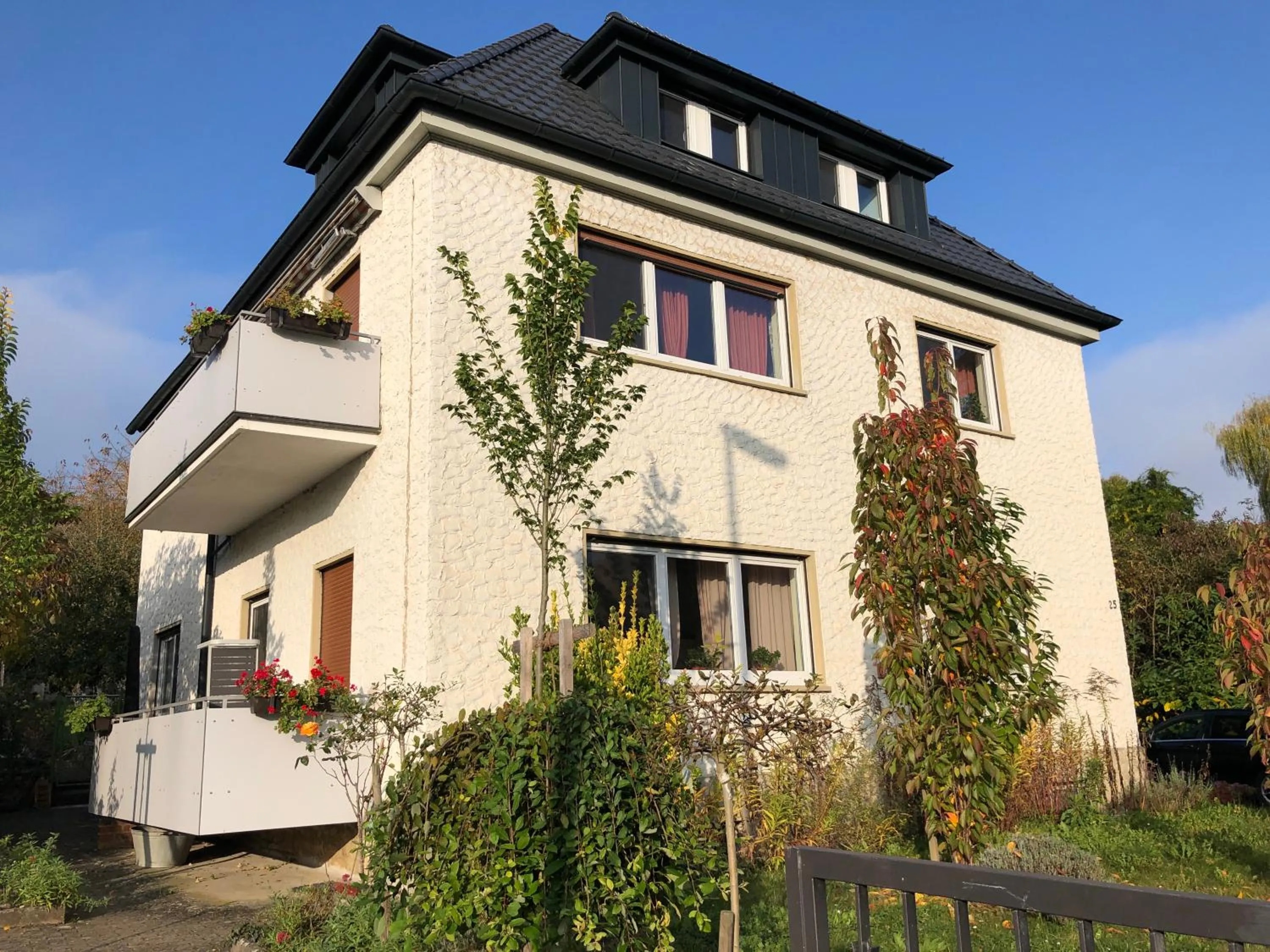 Property building in Apartment in Rot, Fränkisches Design, Balkon in nur 50 Schritten zum Radweg, ideal for Long Stay, Relocation