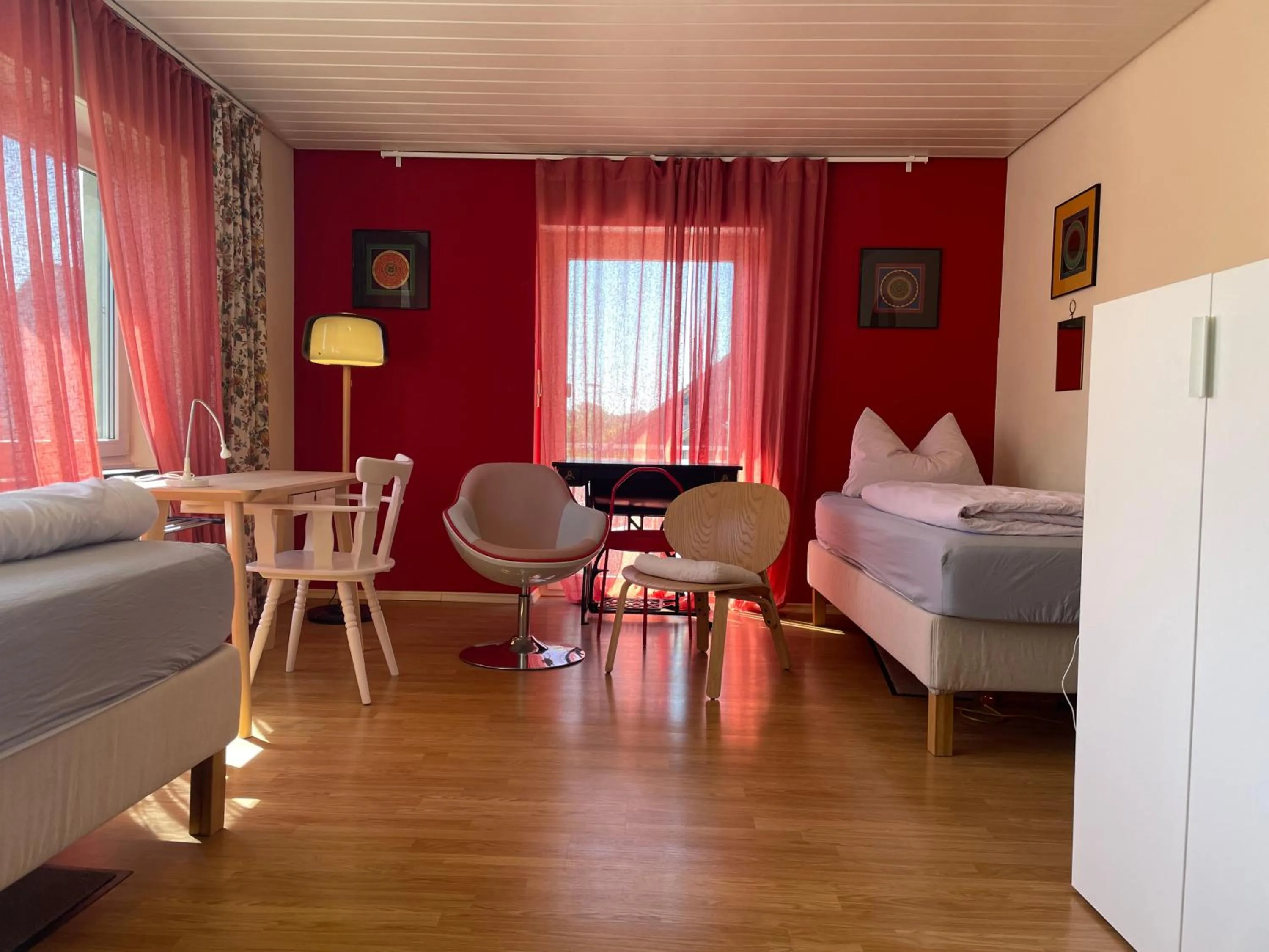 Seating area, Bed in Apartment in Rot, Fränkisches Design, Balkon in nur 50 Schritten zum Radweg, ideal for Long Stay, Relocation