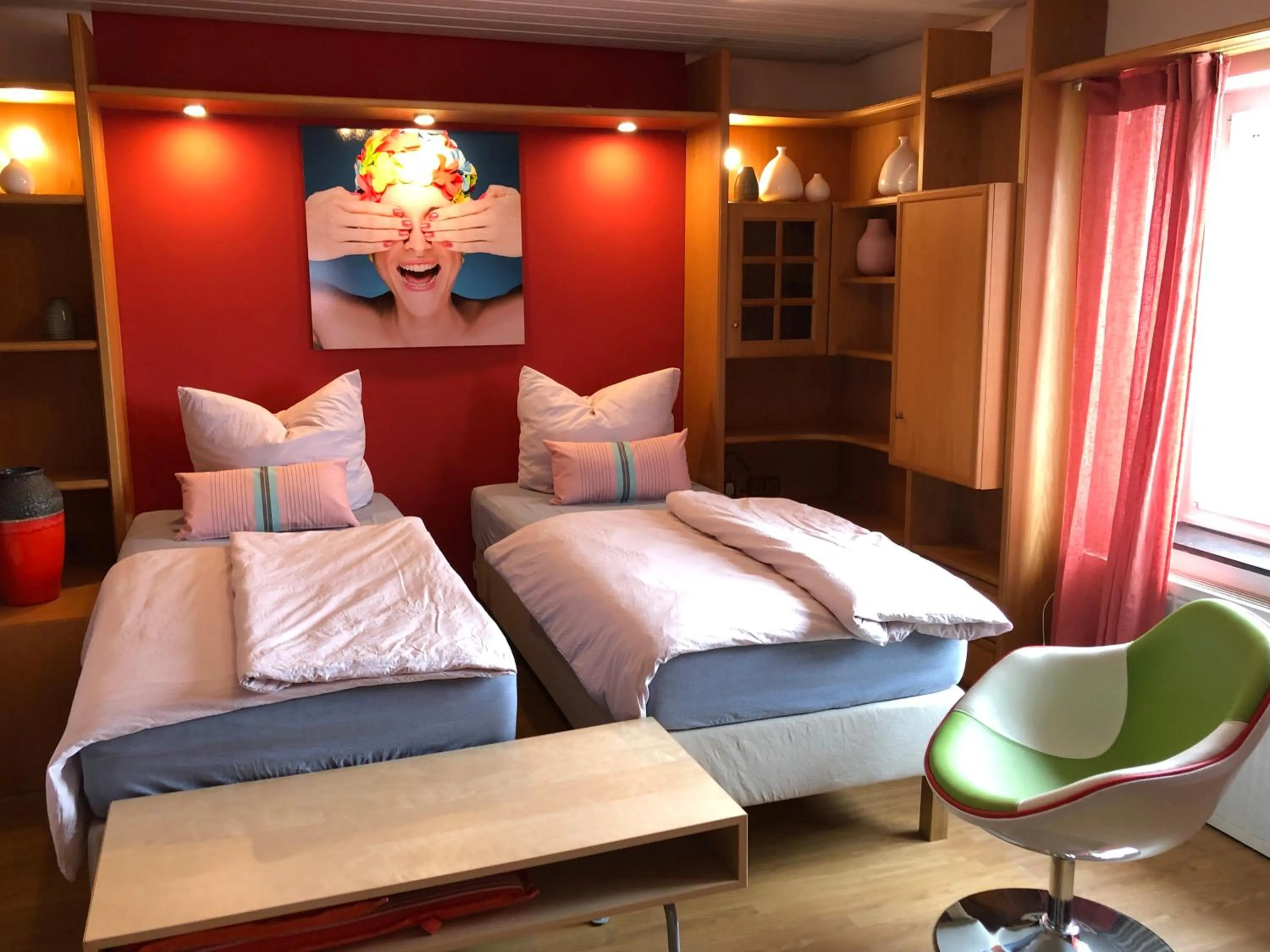 Bed in Apartment in Rot, Fränkisches Design, Balkon in nur 50 Schritten zum Radweg, ideal for Long Stay, Relocation
