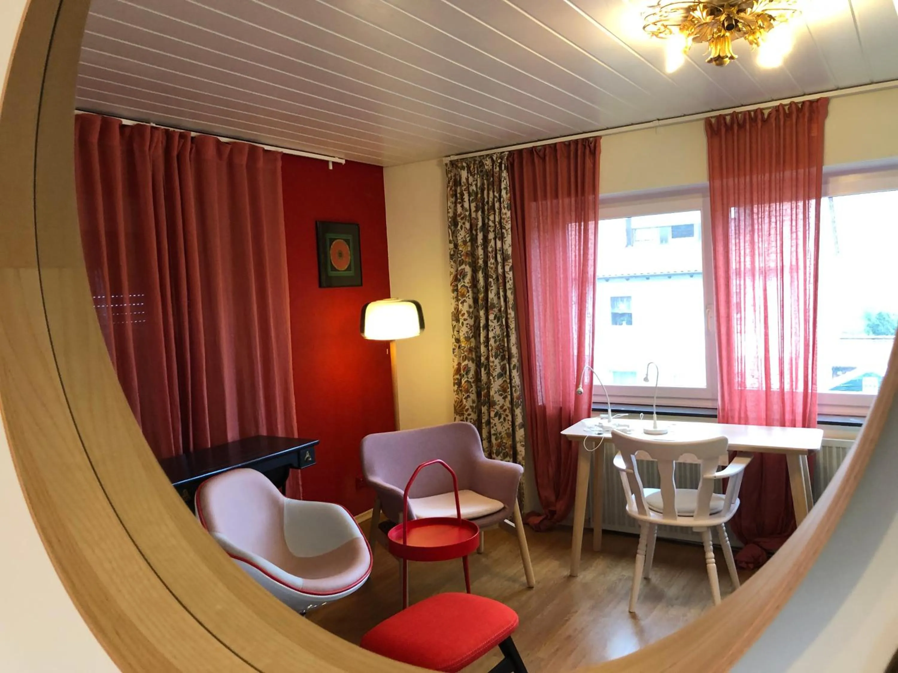 Photo of the whole room in Apartment in Rot, Fränkisches Design, Balkon in nur 50 Schritten zum Radweg, ideal for Long Stay, Relocation