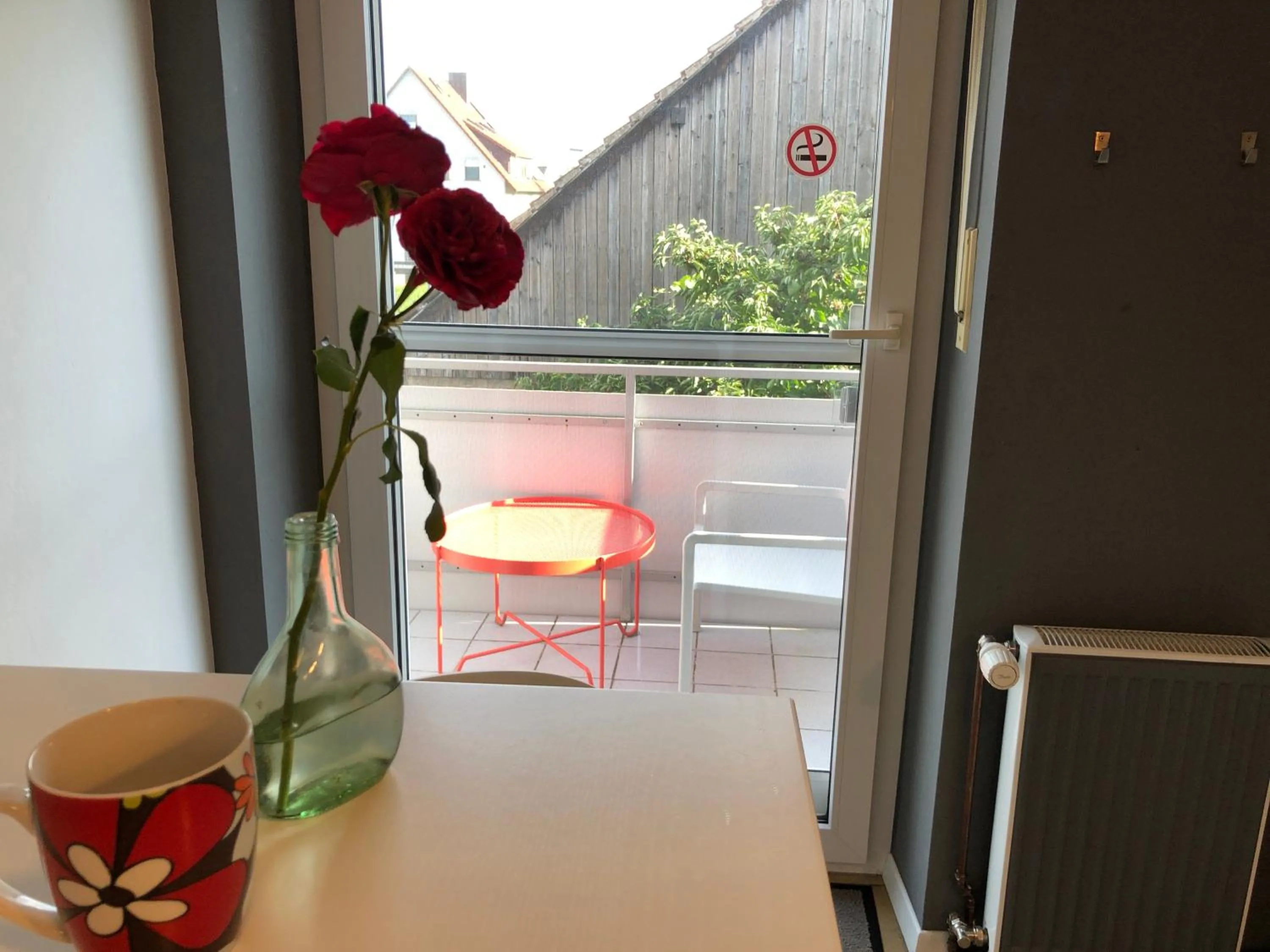 Summer in Apartment in Rot, Fränkisches Design, Balkon in nur 50 Schritten zum Radweg, ideal for Long Stay, Relocation