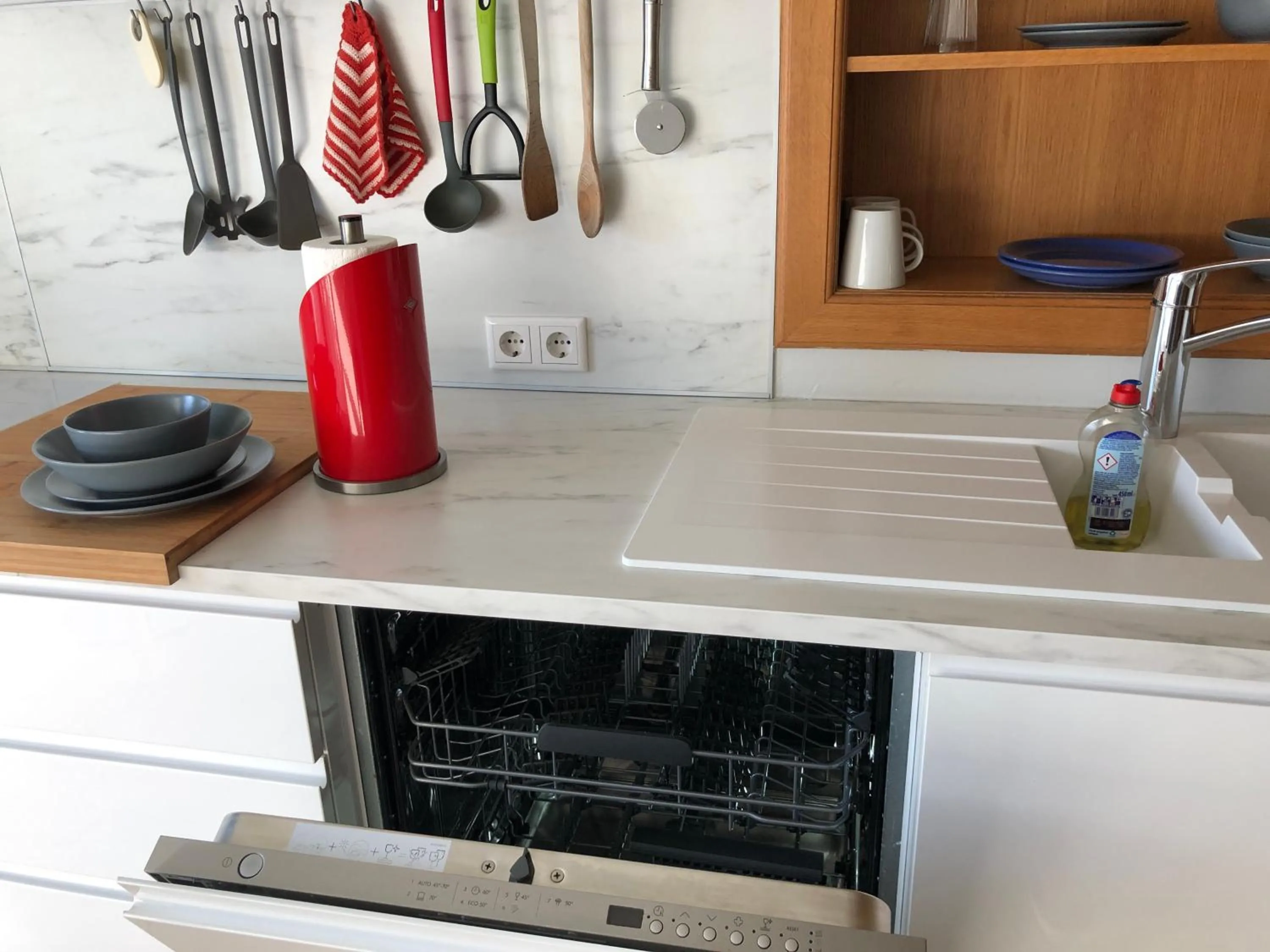 Kitchen or kitchenette in Apartment in Rot, Fränkisches Design, Balkon in nur 50 Schritten zum Radweg, ideal for Long Stay, Relocation