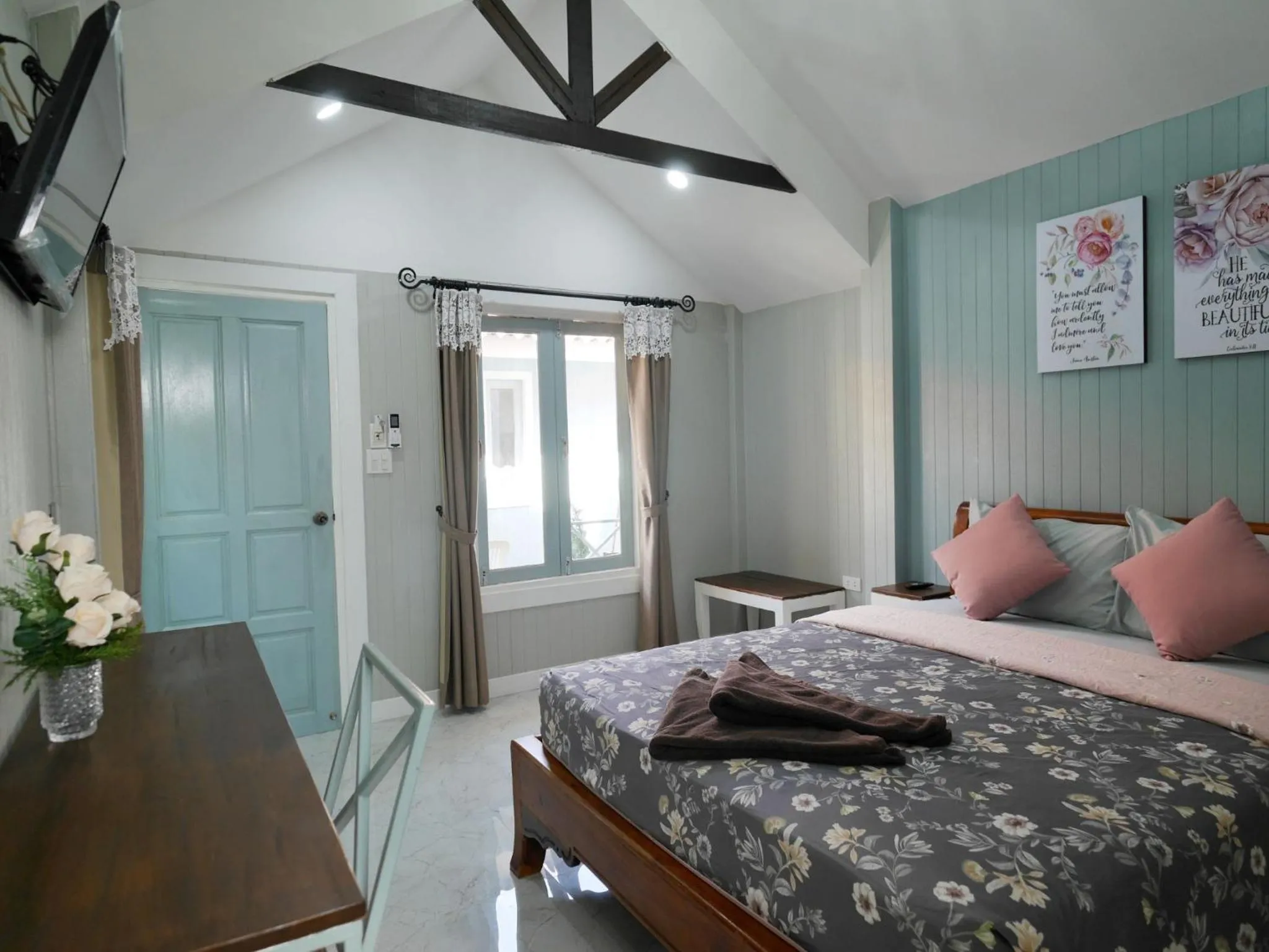 Bed in Barbados Terrace