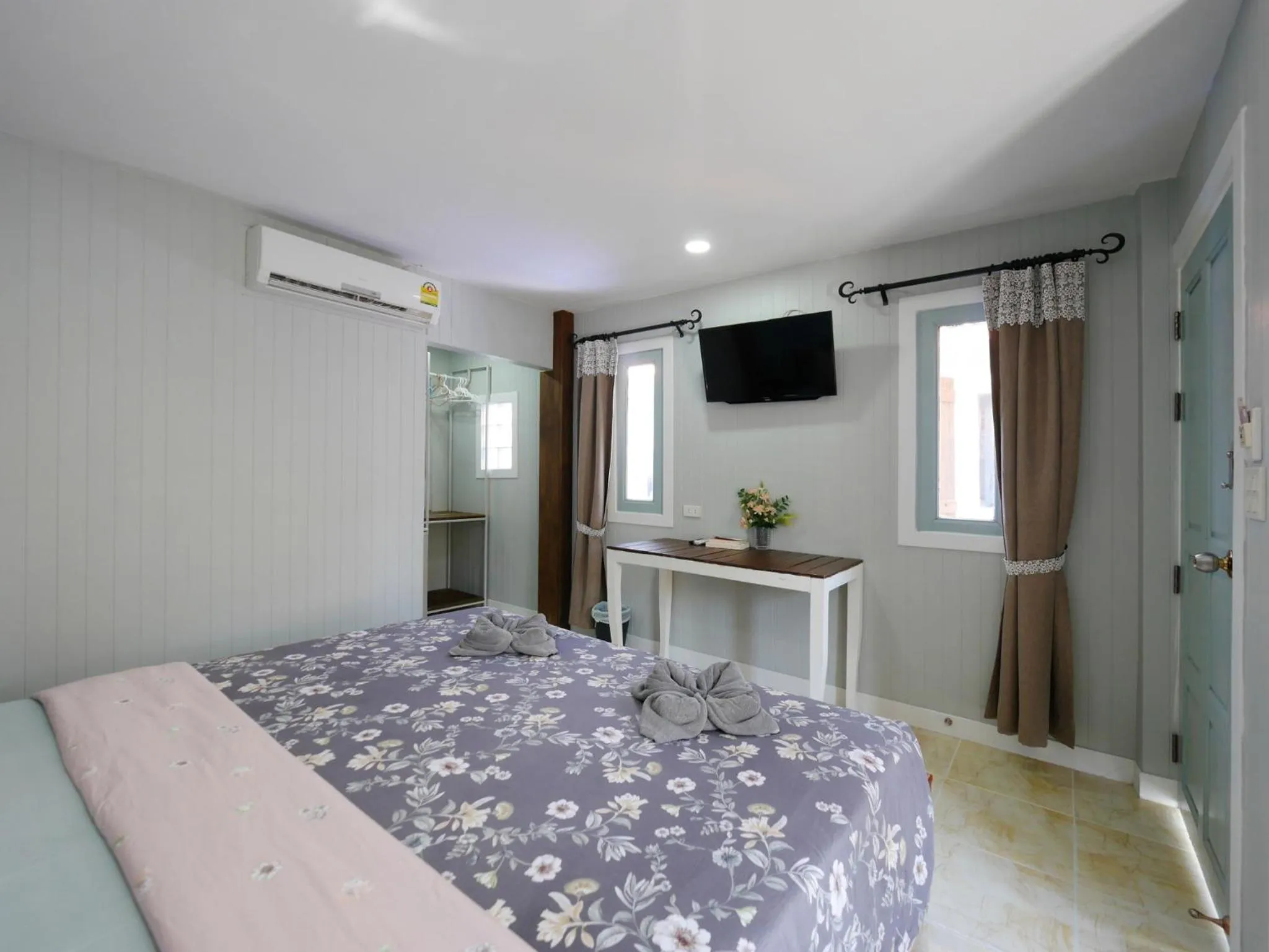 Bed in Barbados Terrace