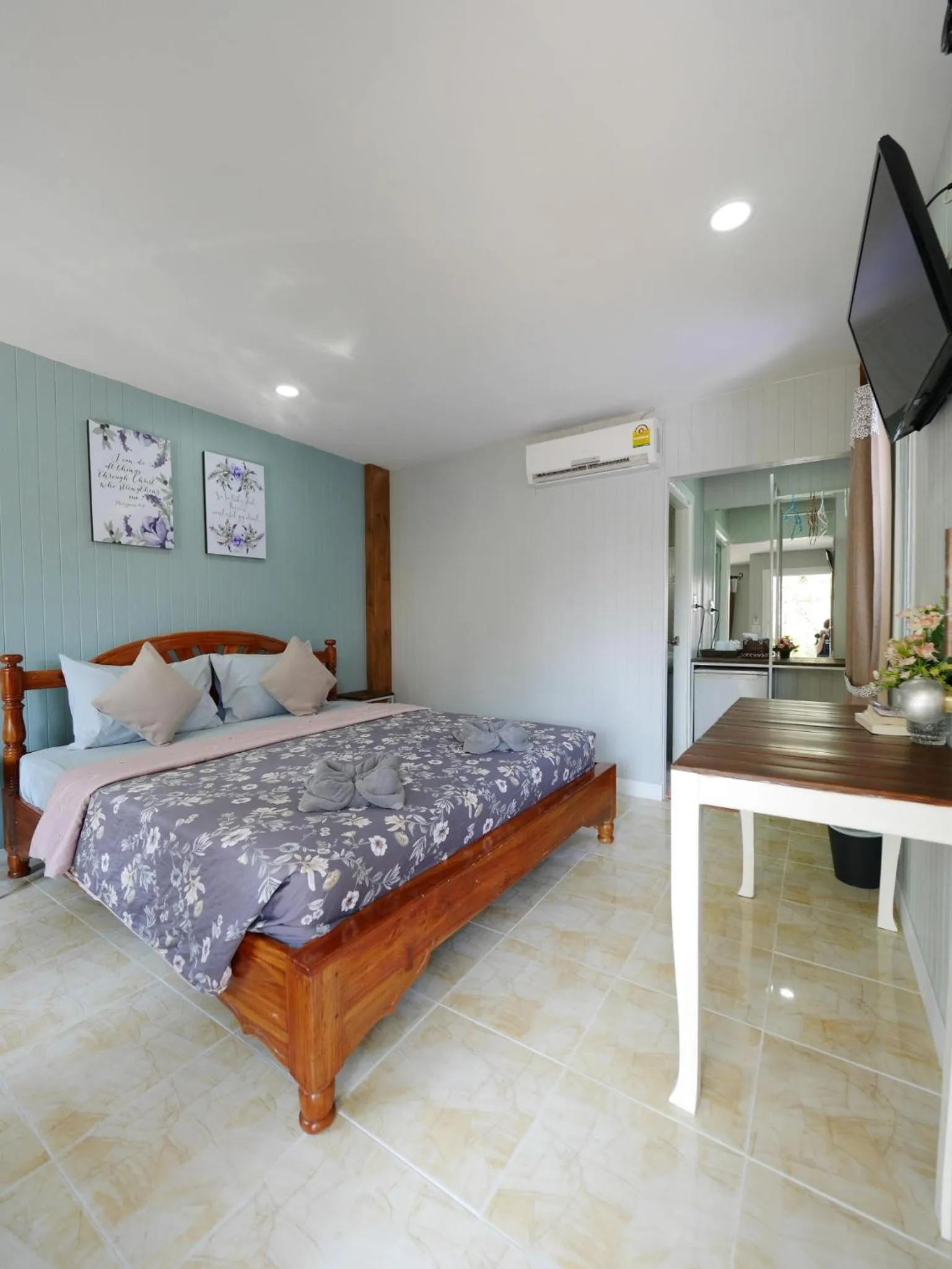 Bed in Barbados Terrace