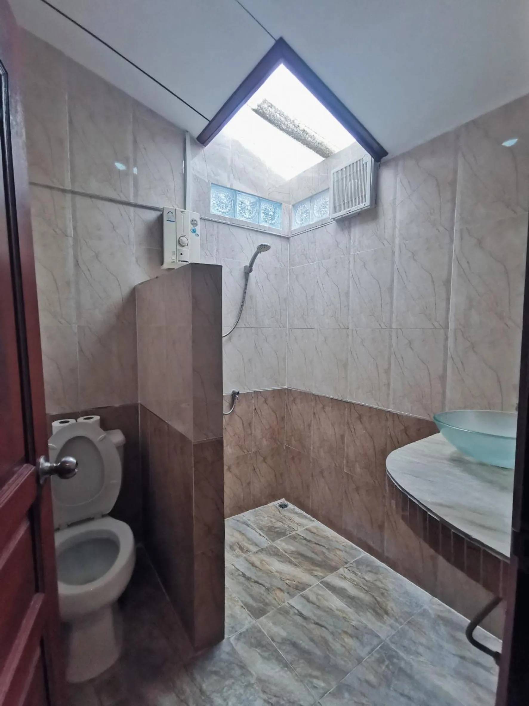 Shower in Barbados Terrace