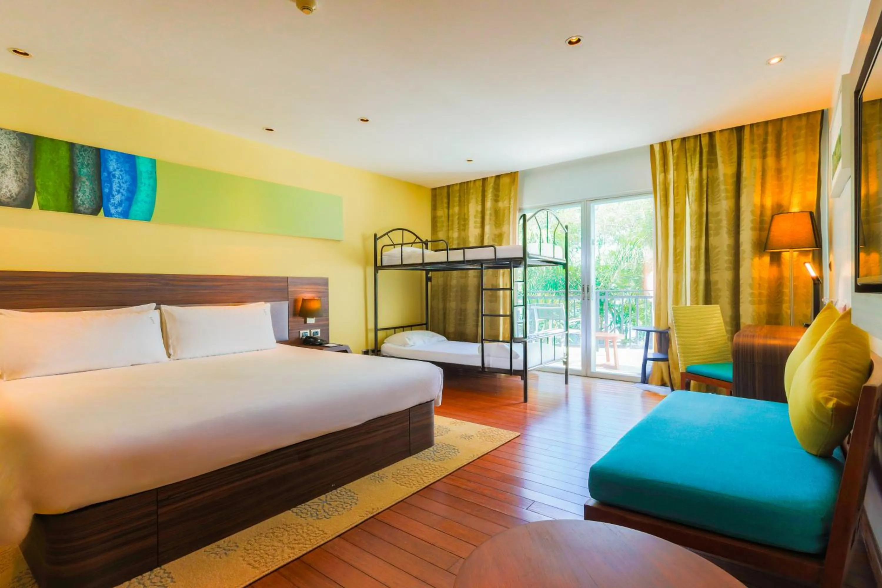 Bed in Holiday Inn Resort Phuket Karon Beach by IHG