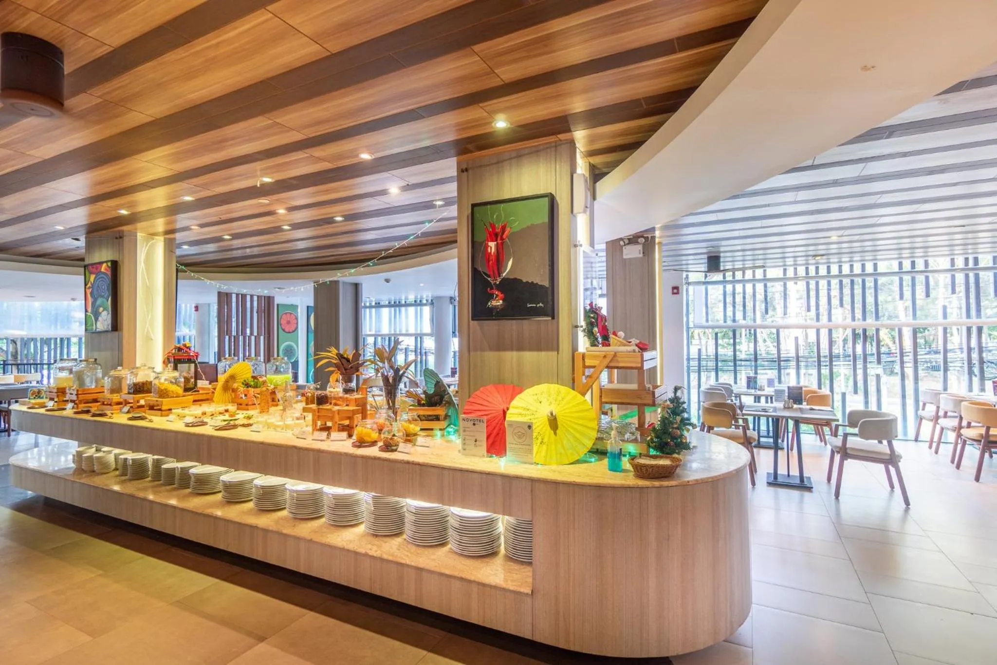 Restaurant/places to eat in Holiday Inn Resort Phuket Karon Beach by IHG