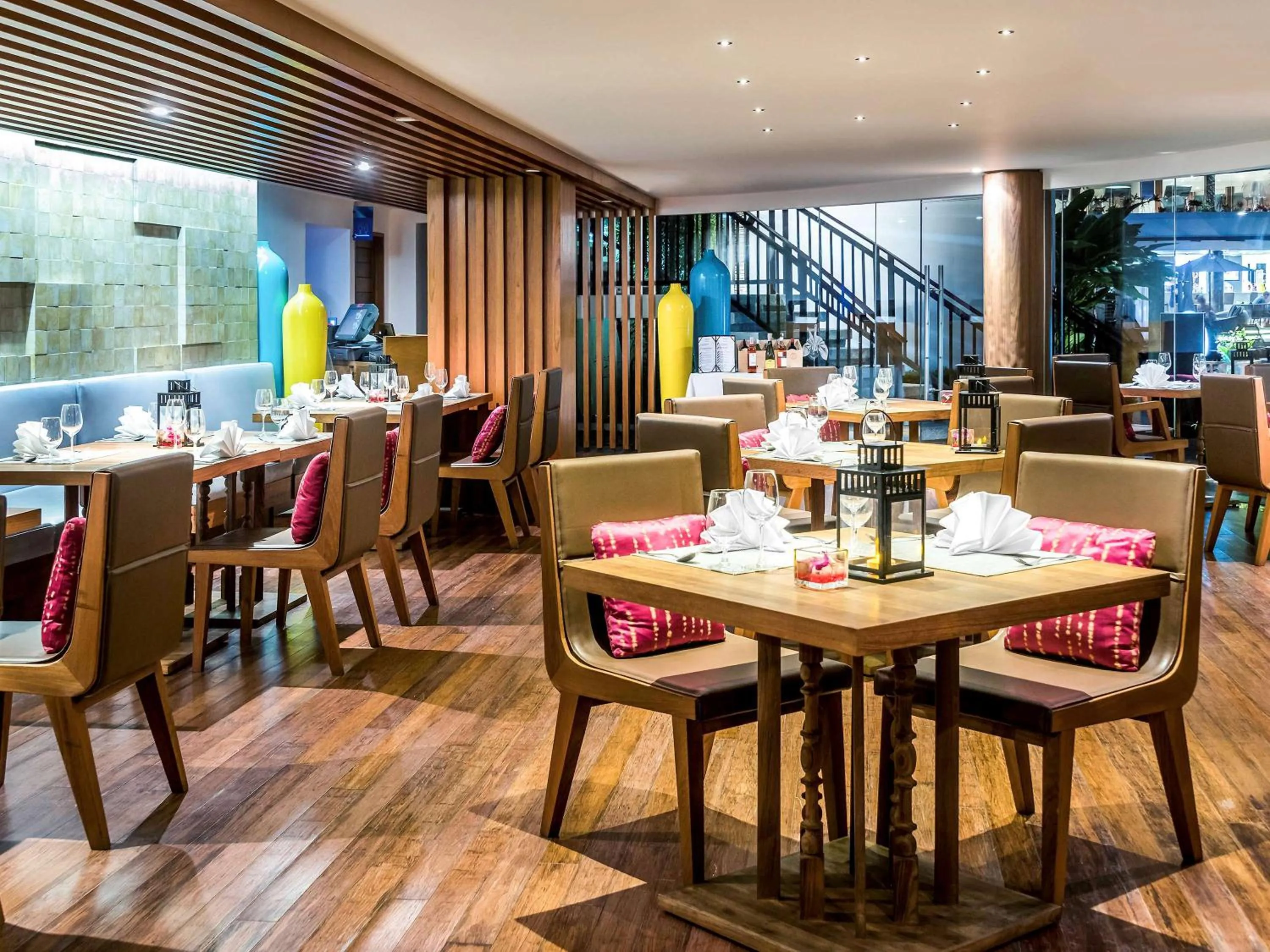 Restaurant/places to eat in Holiday Inn Resort Phuket Karon Beach by IHG