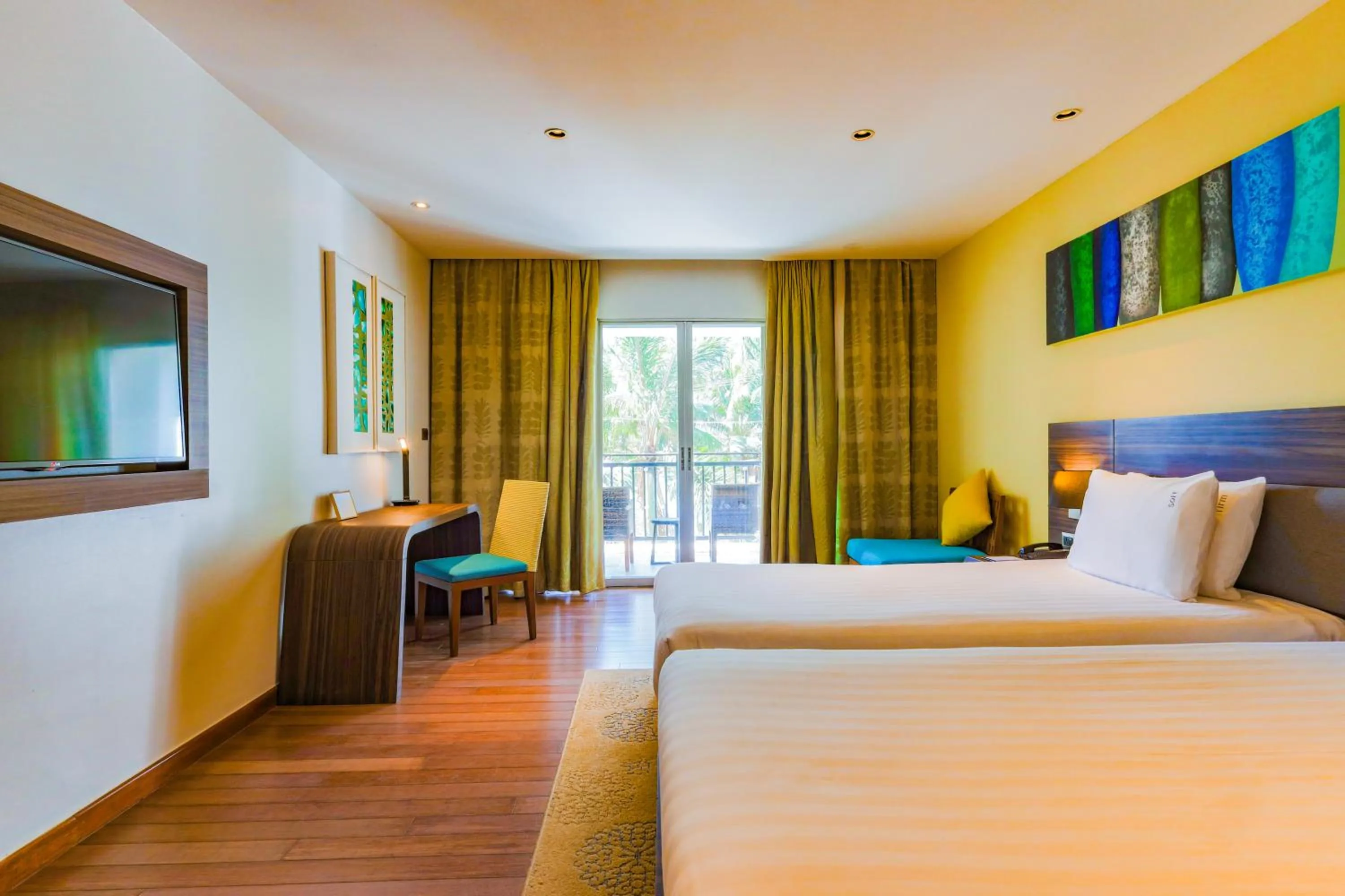 Bedroom, Bed in Holiday Inn Resort Phuket Karon Beach by IHG