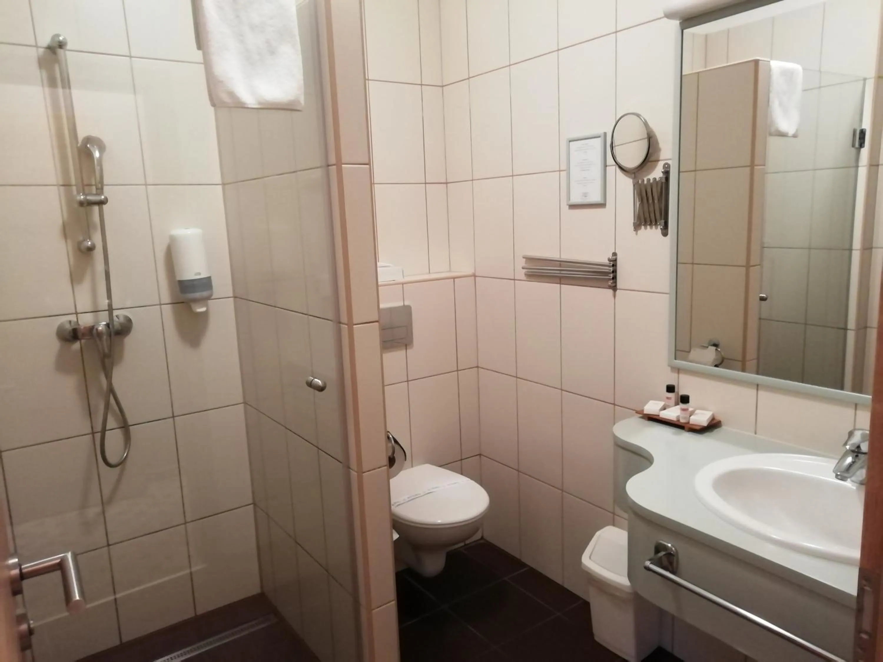 Shower in Batthyány Kúria