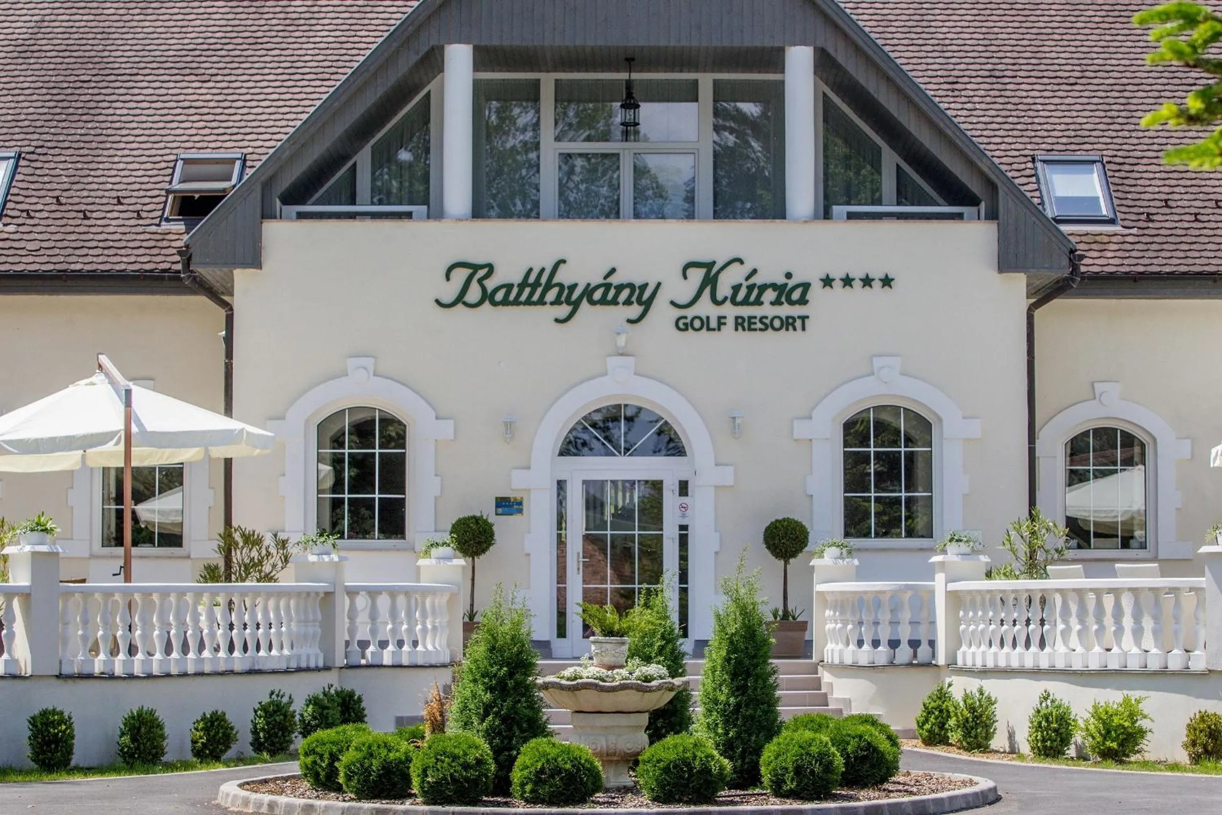 Facade/entrance in Batthyány Kúria