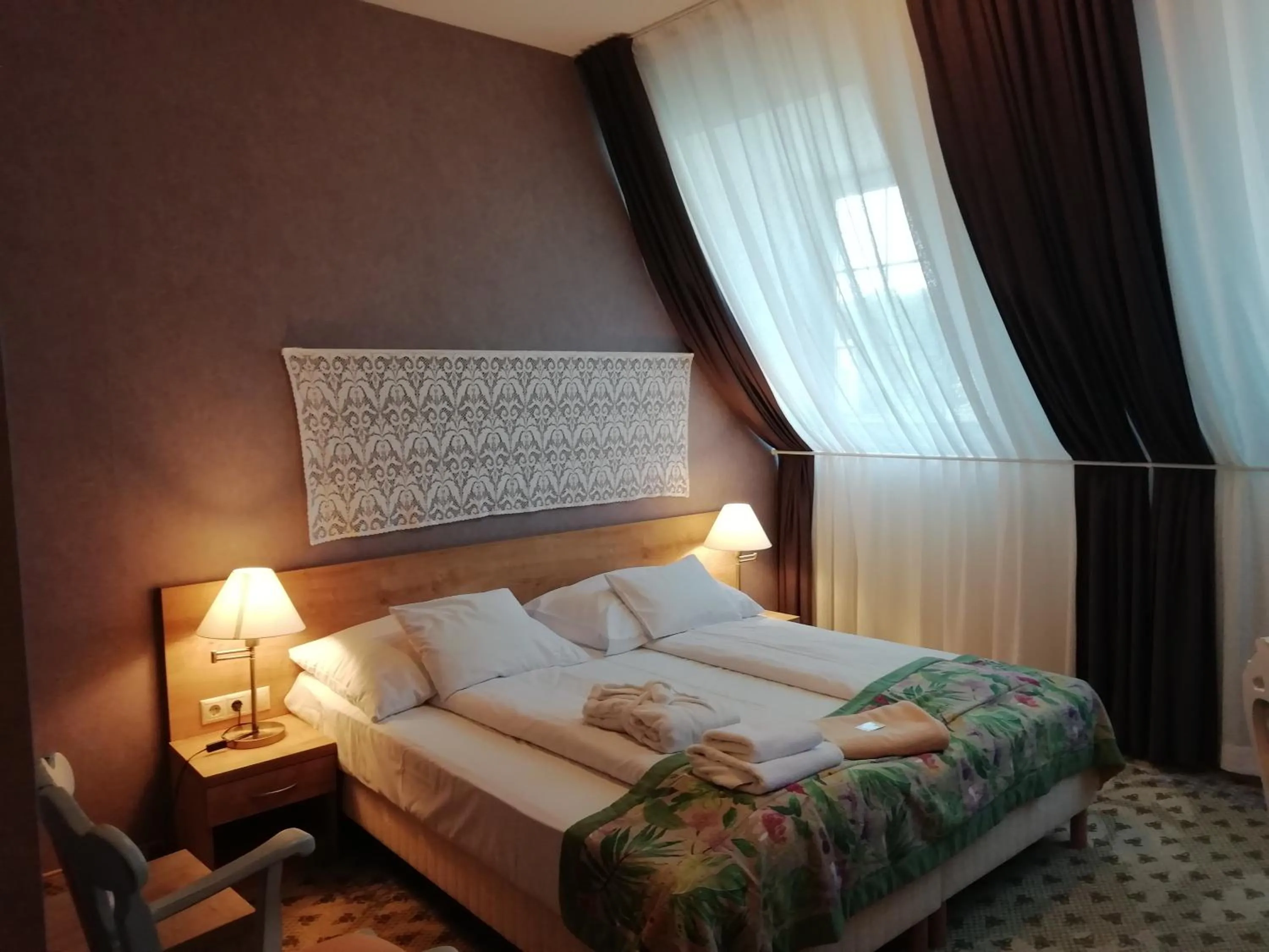 Photo of the whole room, Bed in Batthyány Kúria