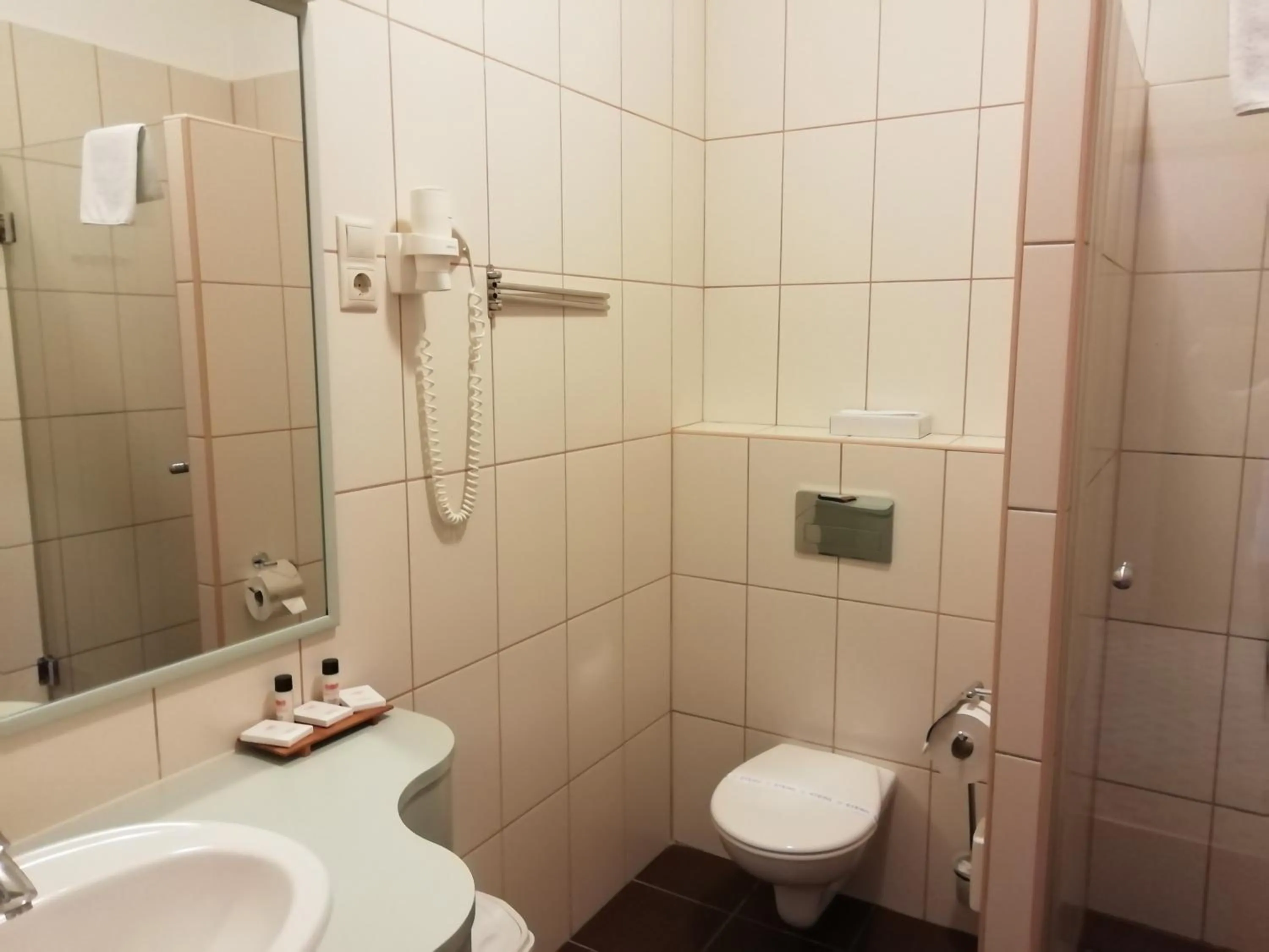 Shower in Batthyány Kúria