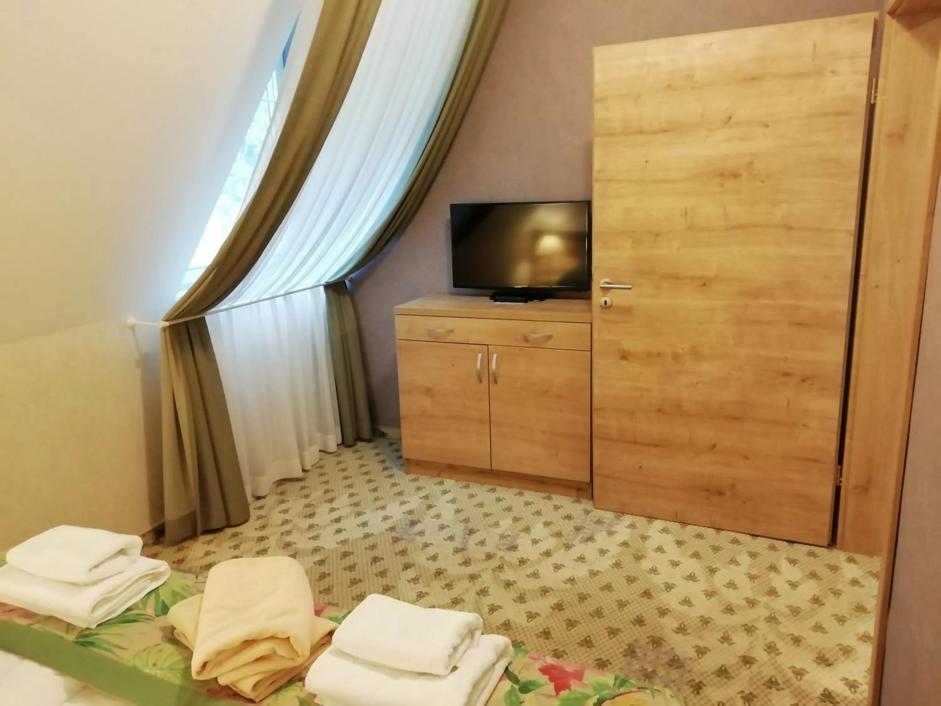 Photo of the whole room, Bed in Batthyány Kúria