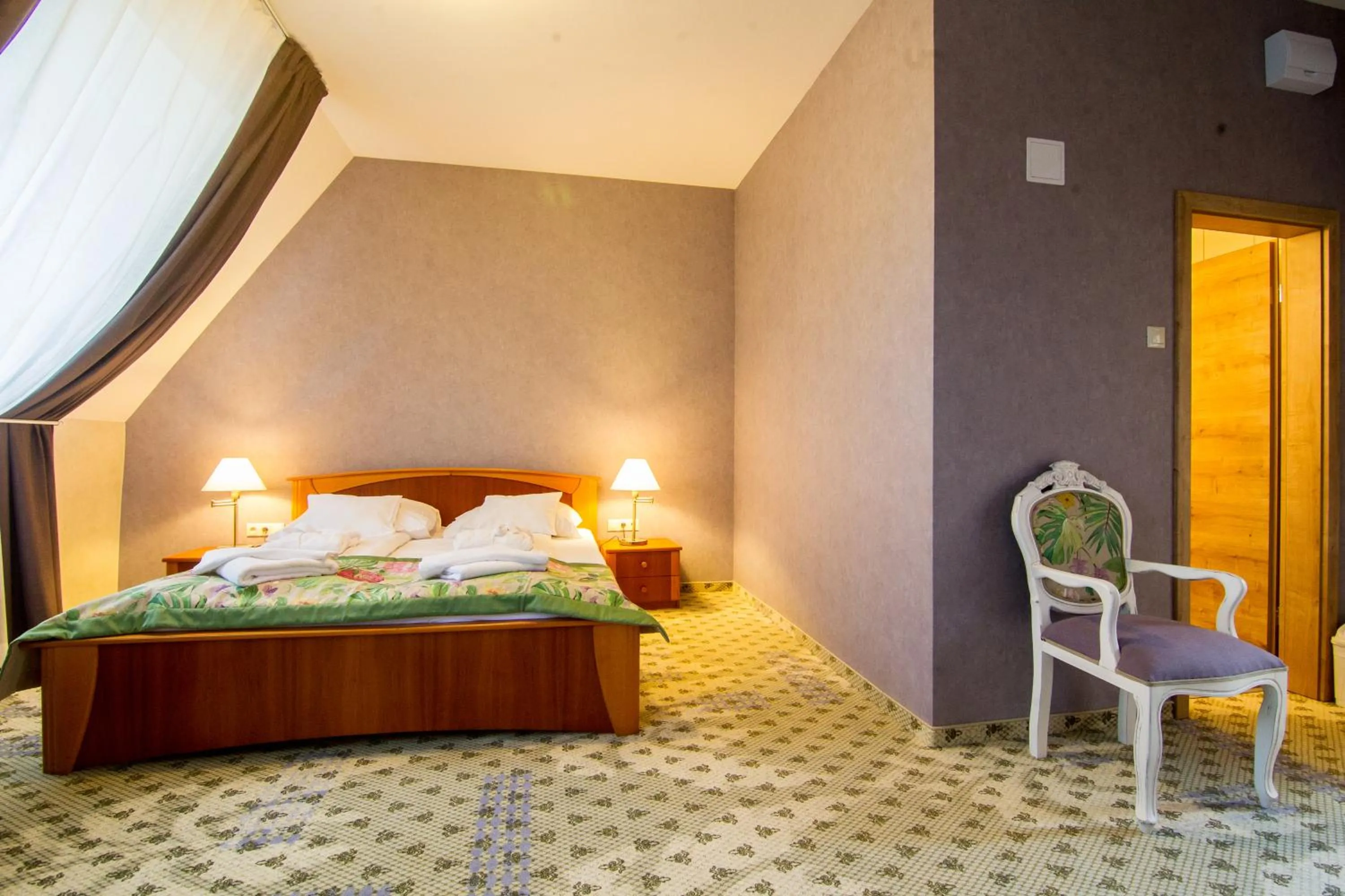 Bedroom, Bed in Batthyány Kúria