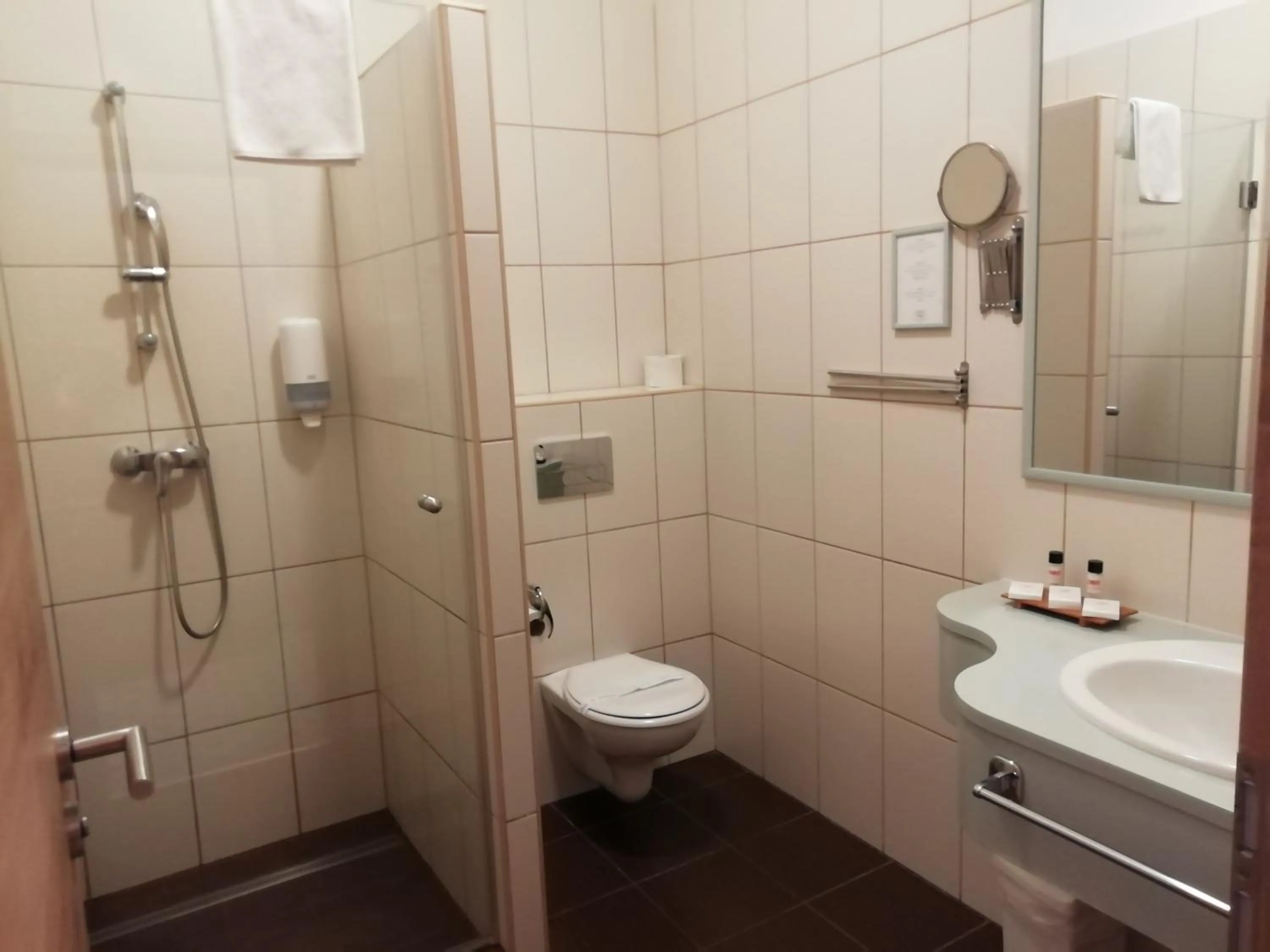 Shower in Batthyány Kúria