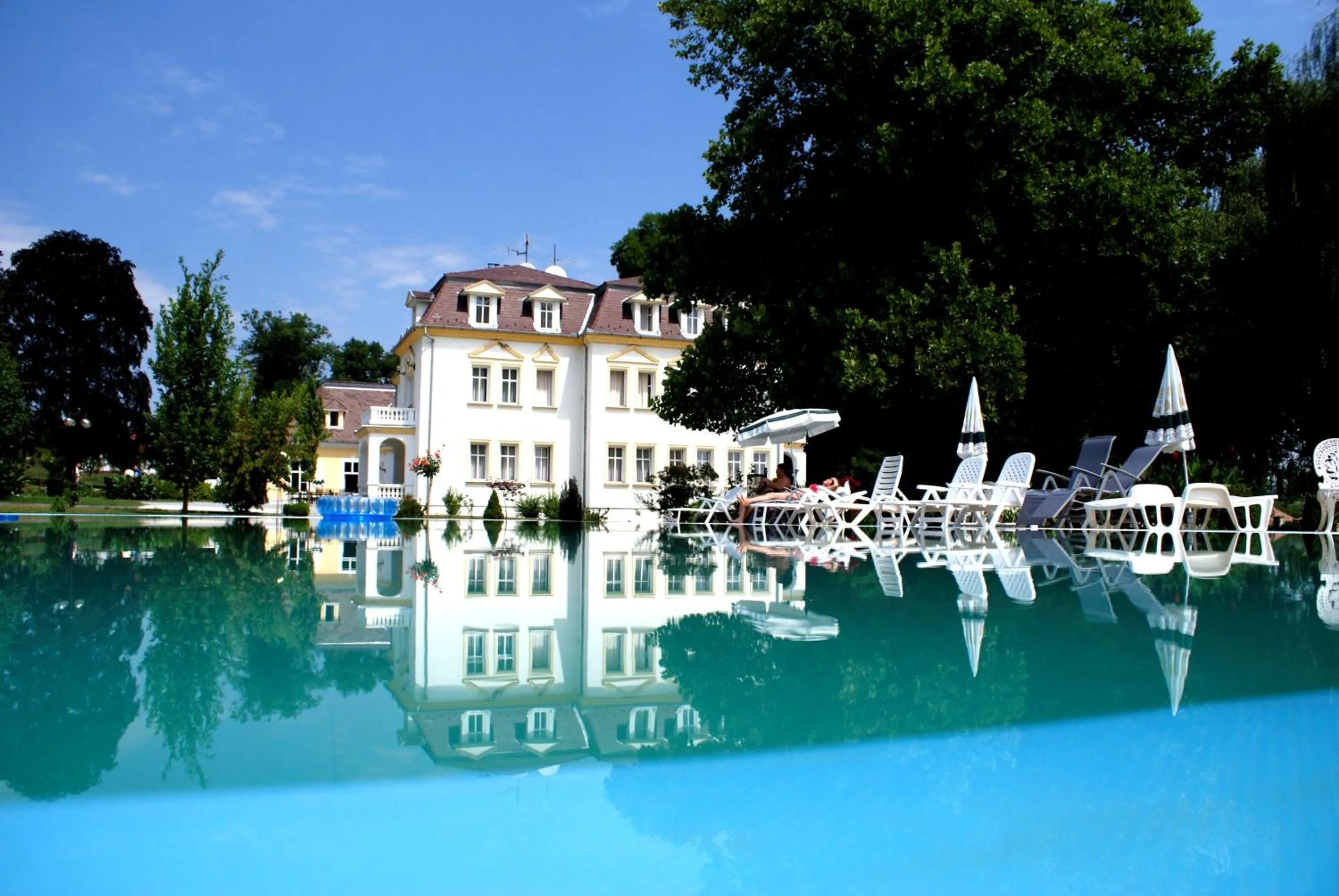 Swimming pool in Batthyány Kúria