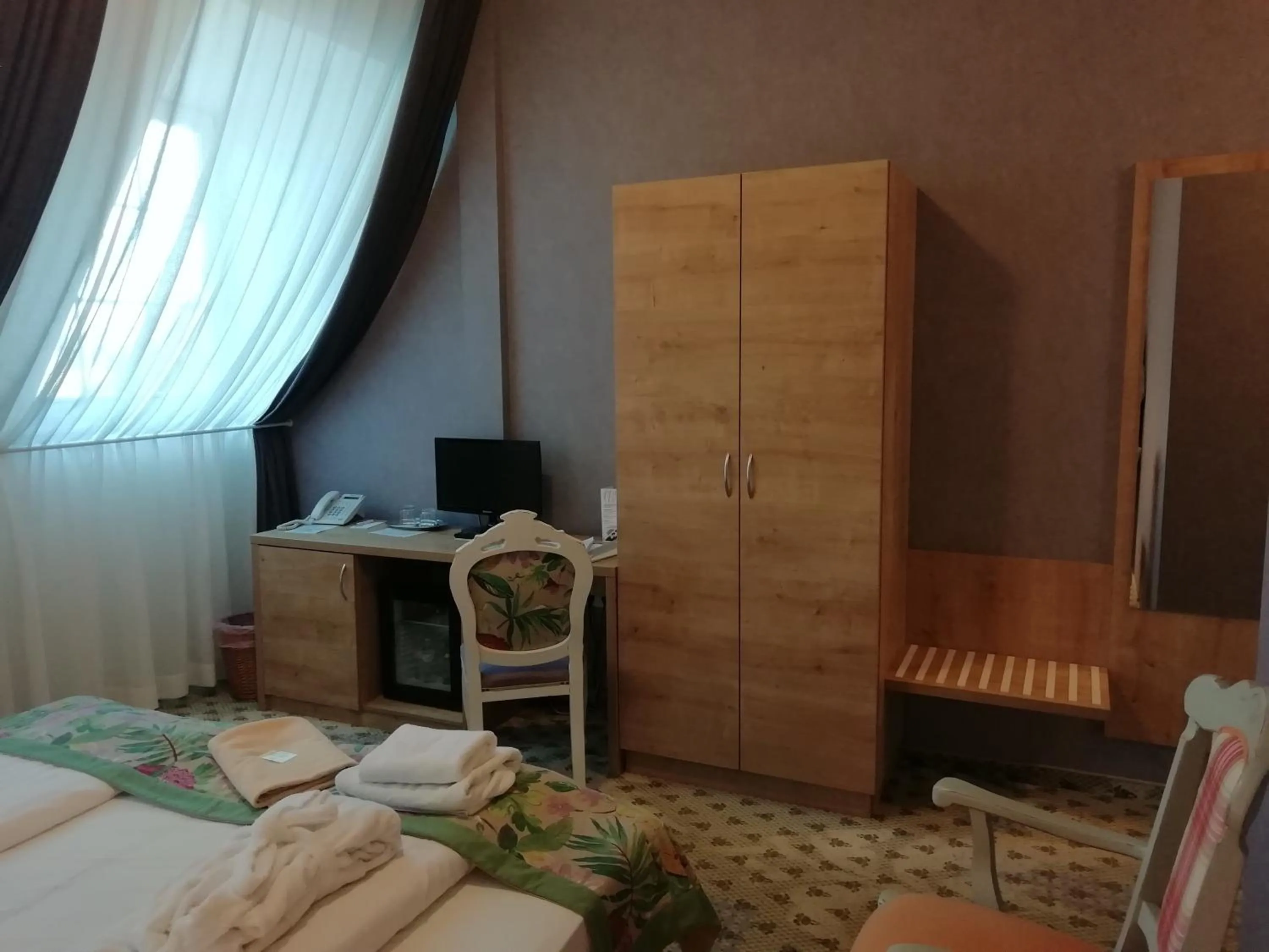 Photo of the whole room, Bed in Batthyány Kúria