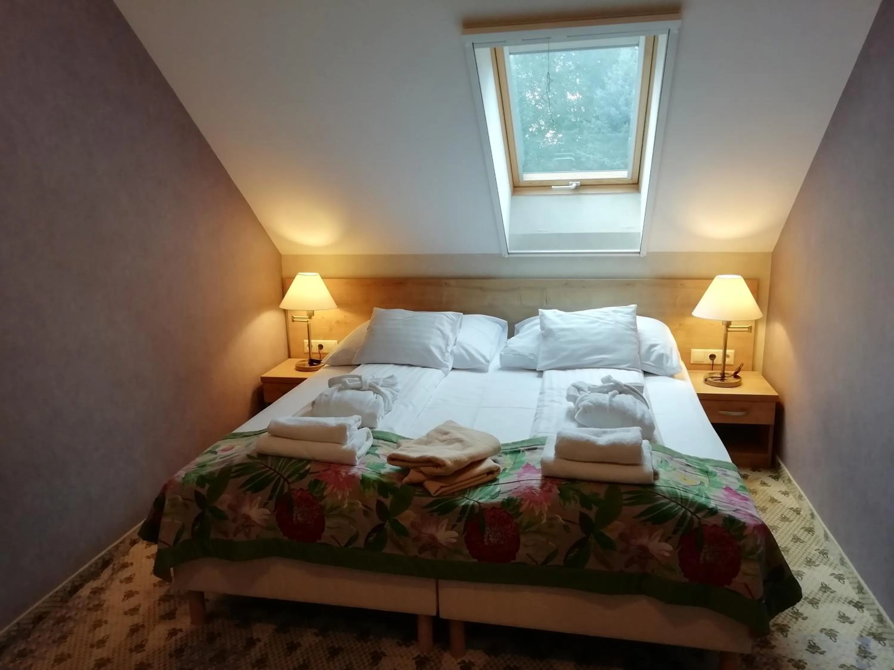 Bedroom, Bed in Batthyány Kúria