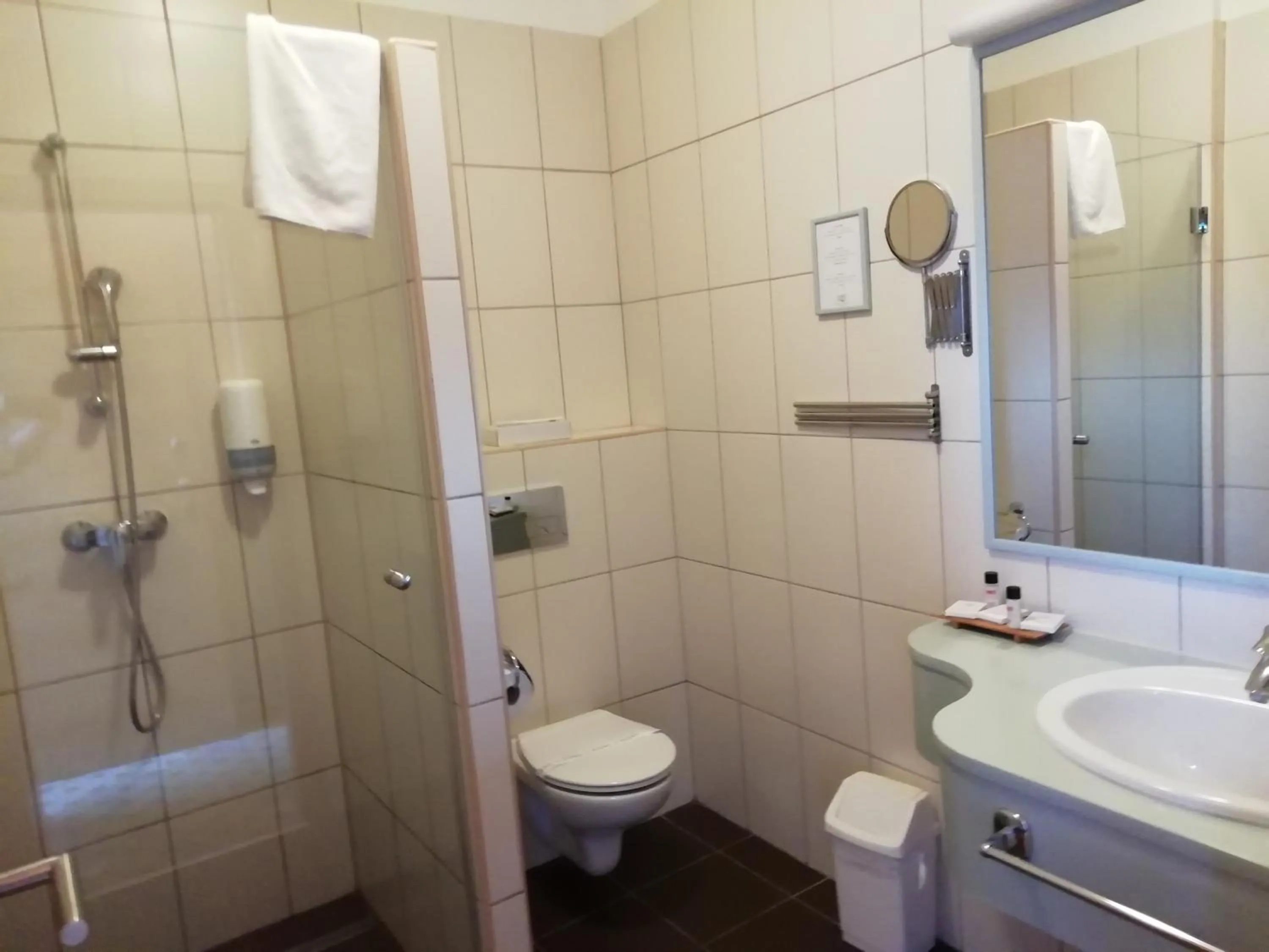 Shower in Batthyány Kúria