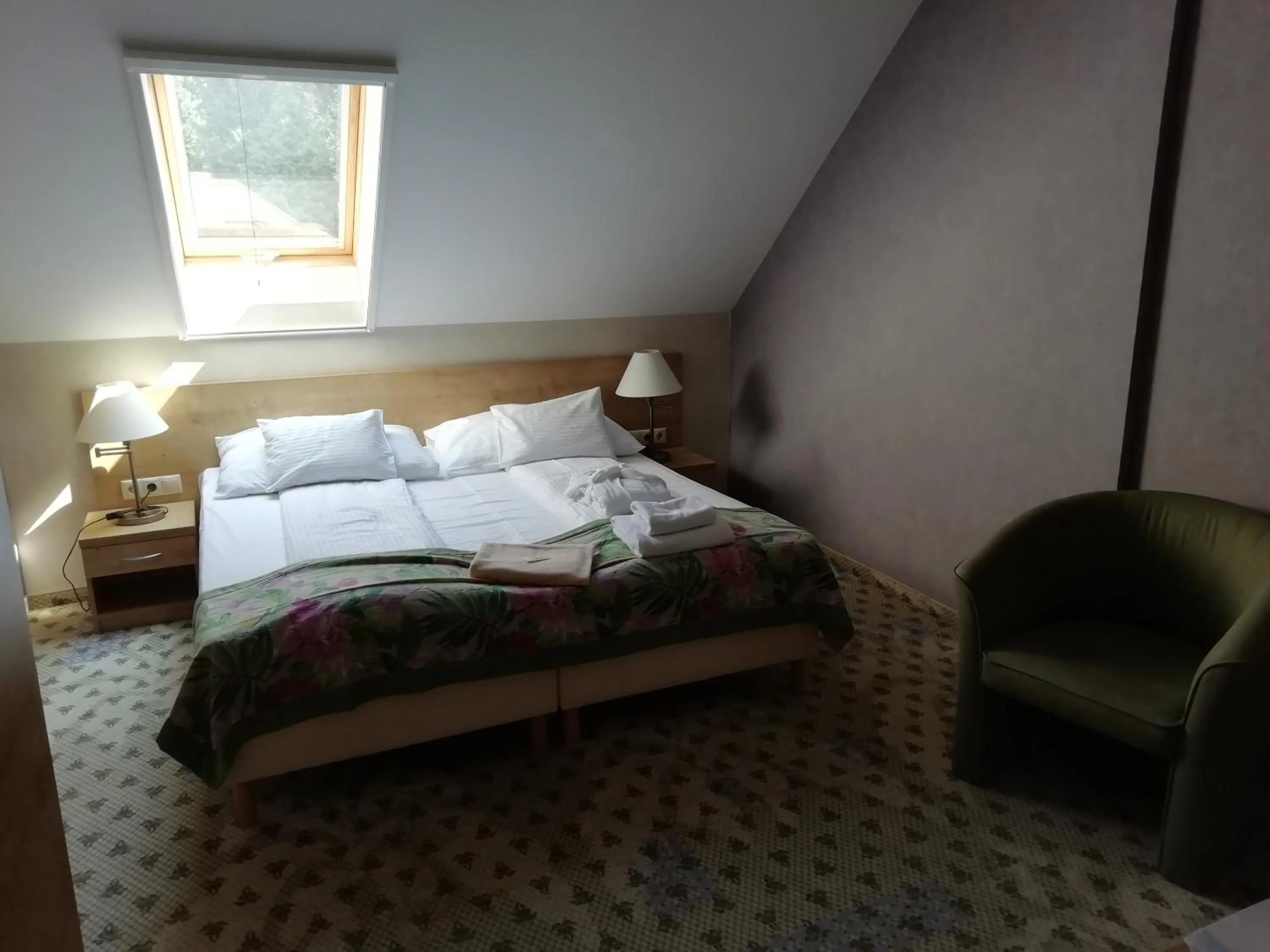 Photo of the whole room, Bed in Batthyány Kúria