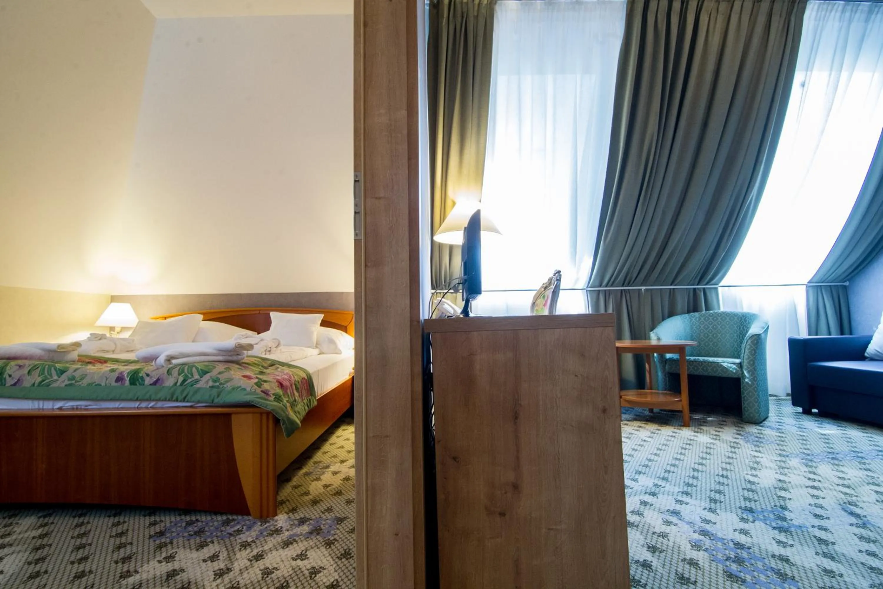 Photo of the whole room, Bed in Batthyány Kúria
