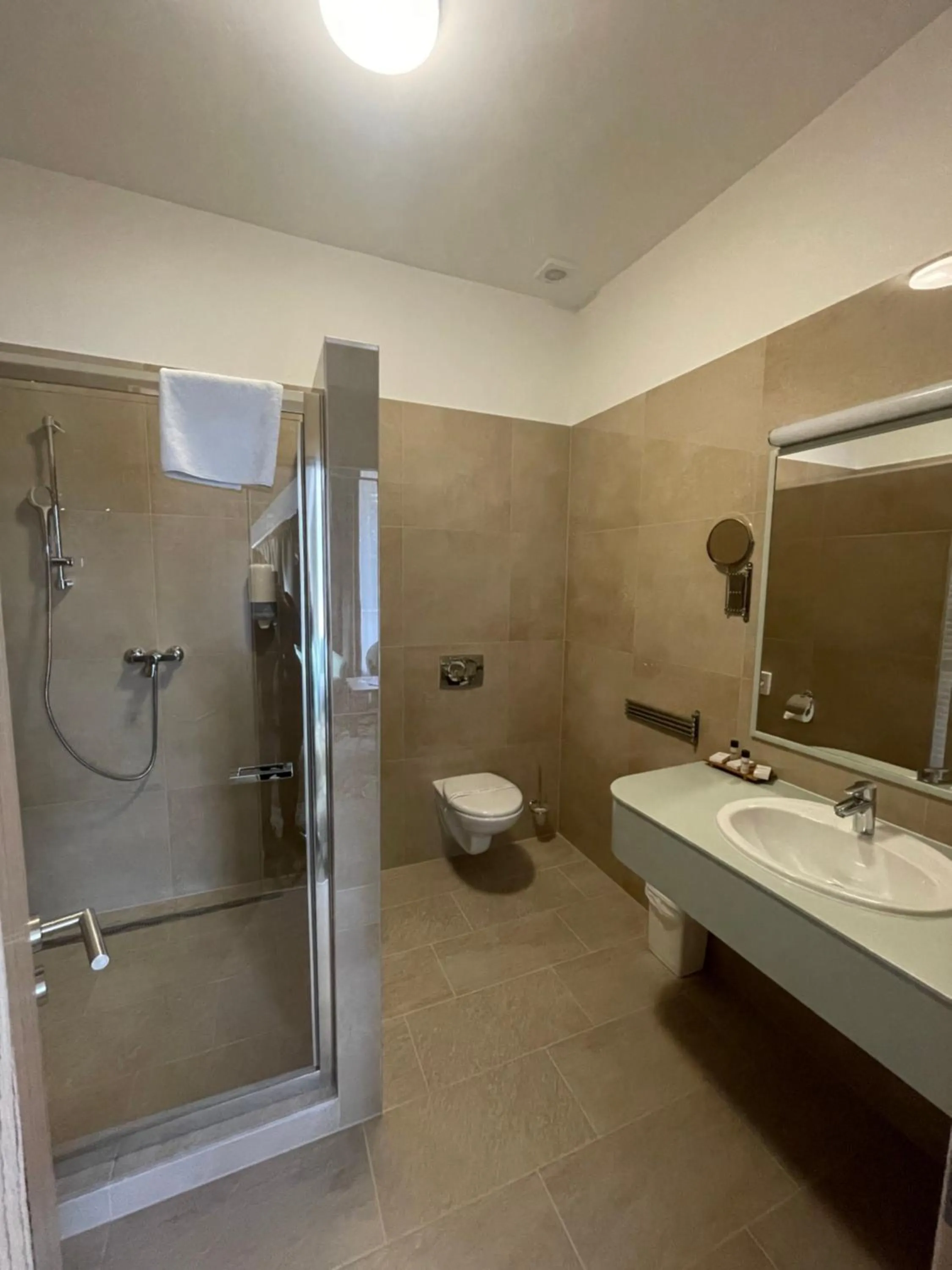 Shower in Batthyány Kúria