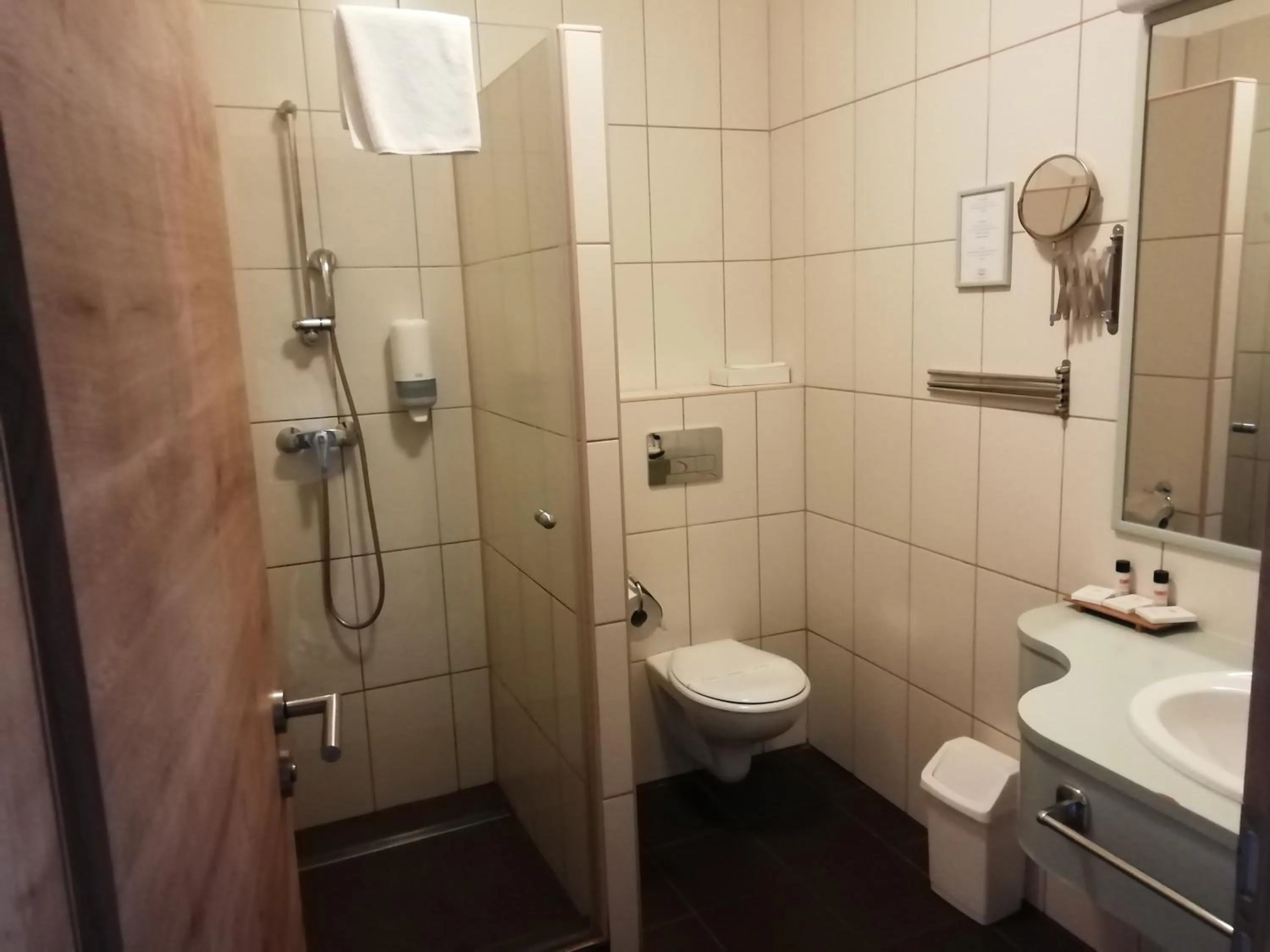 Shower in Batthyány Kúria