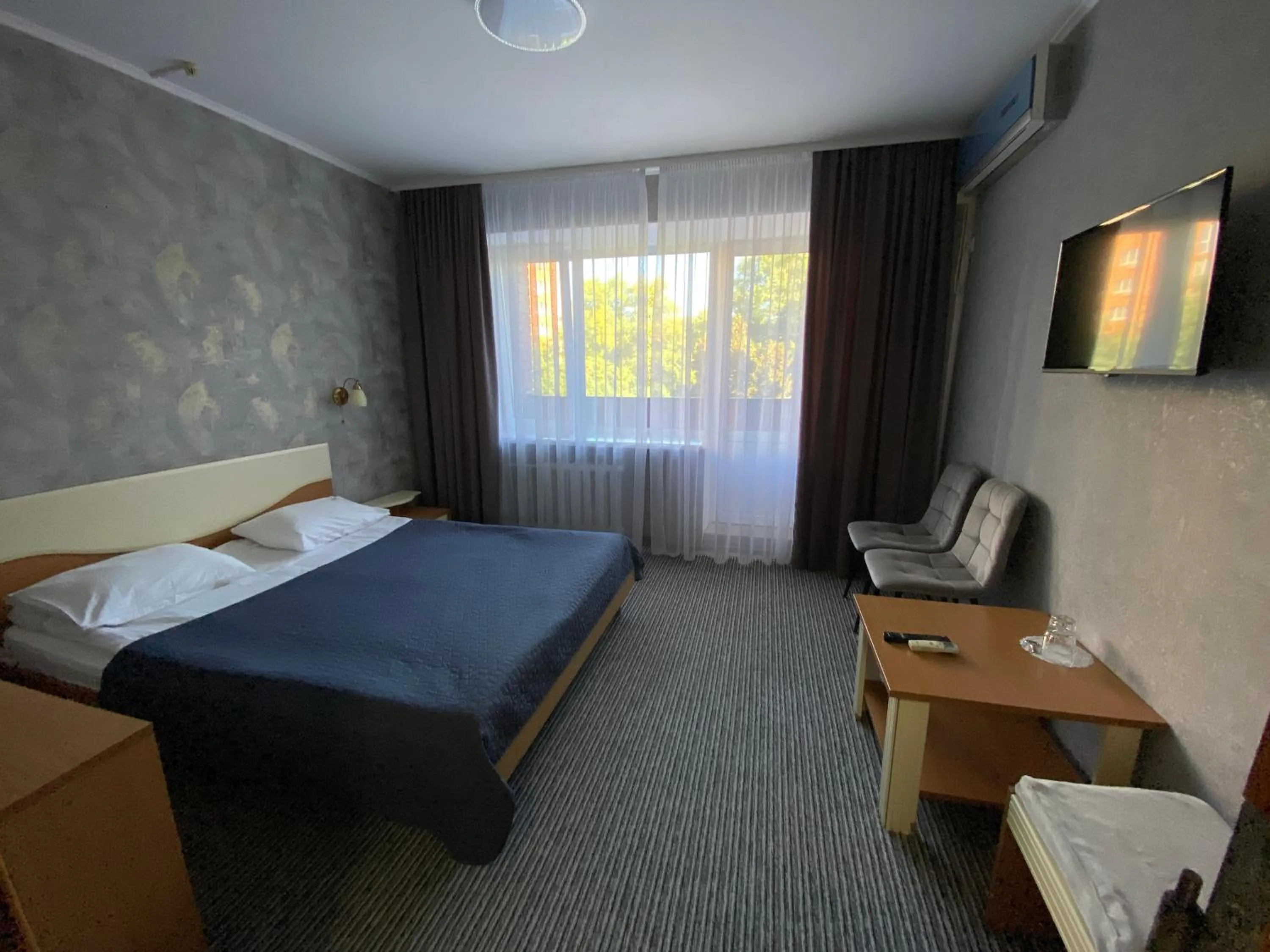 Bed in Hotel Prydesnyansky