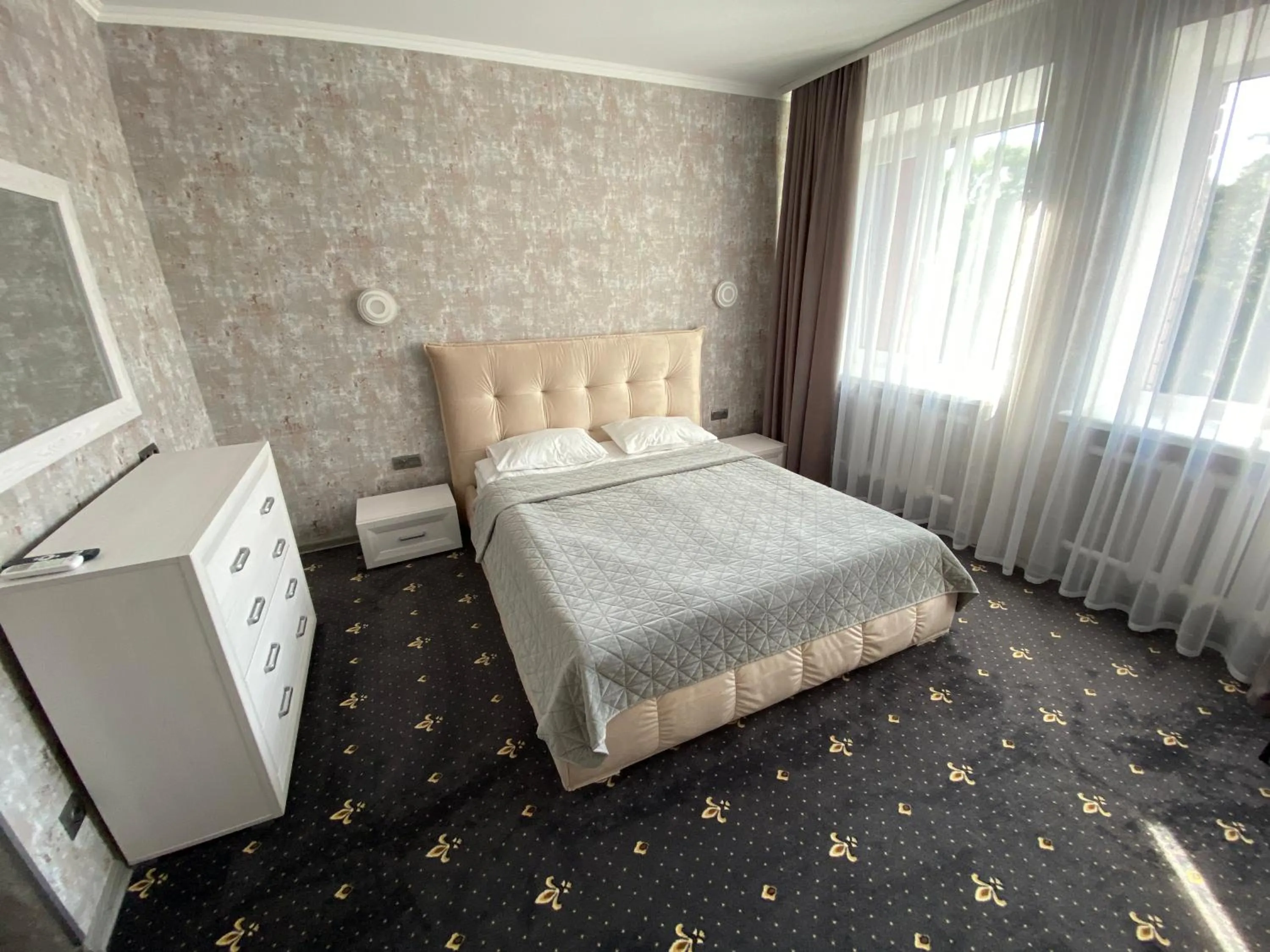 Bed in Hotel Prydesnyansky