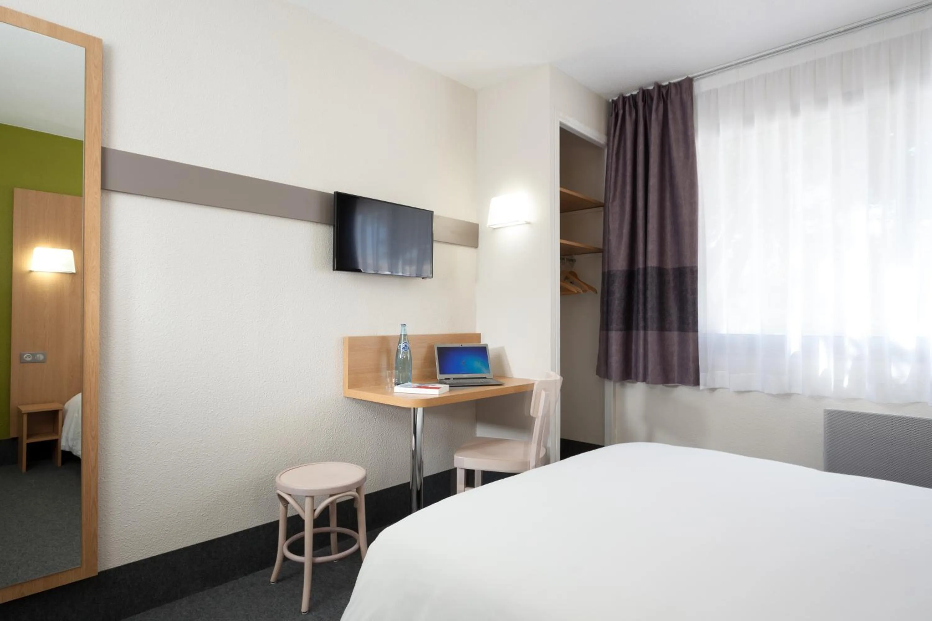 Bedroom, Bed in B&B HOTEL Nîmes Ville Active, parking sécurisé gratuit